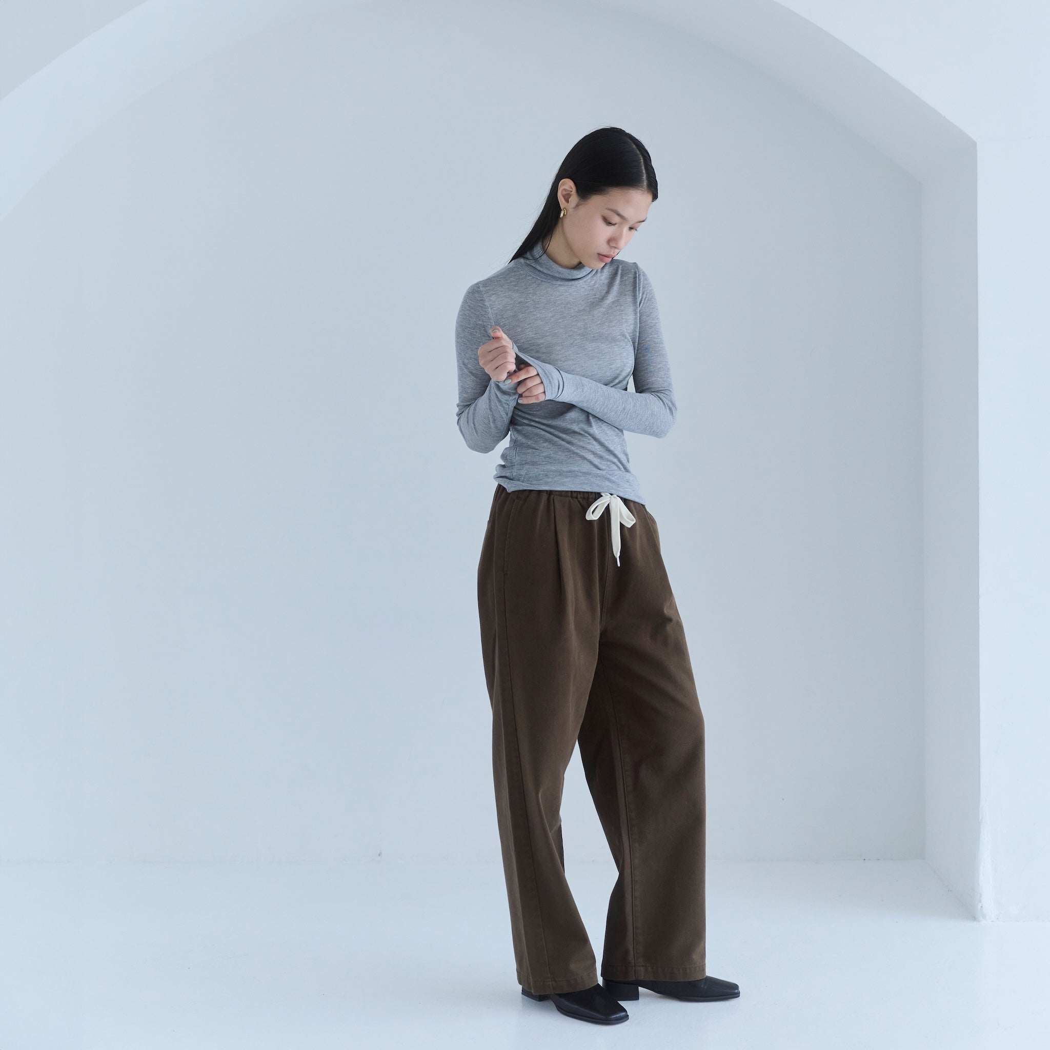 ウエストギャザーCanvasストレートパンツ