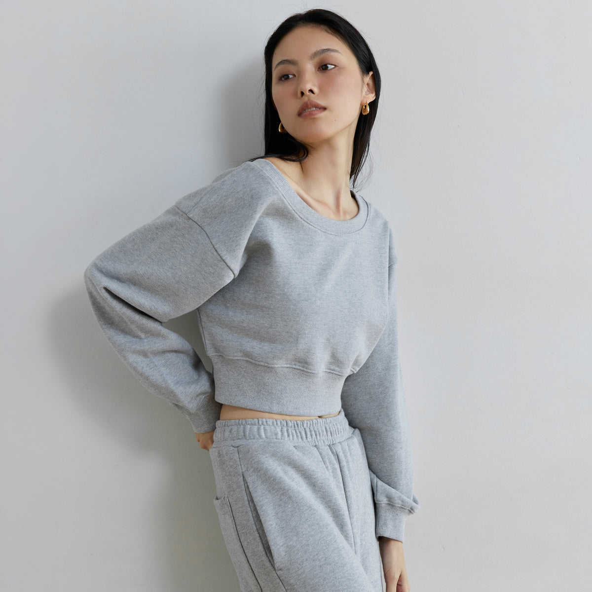 Mid-weight Sweat Compact Off-the-Shoulder Top