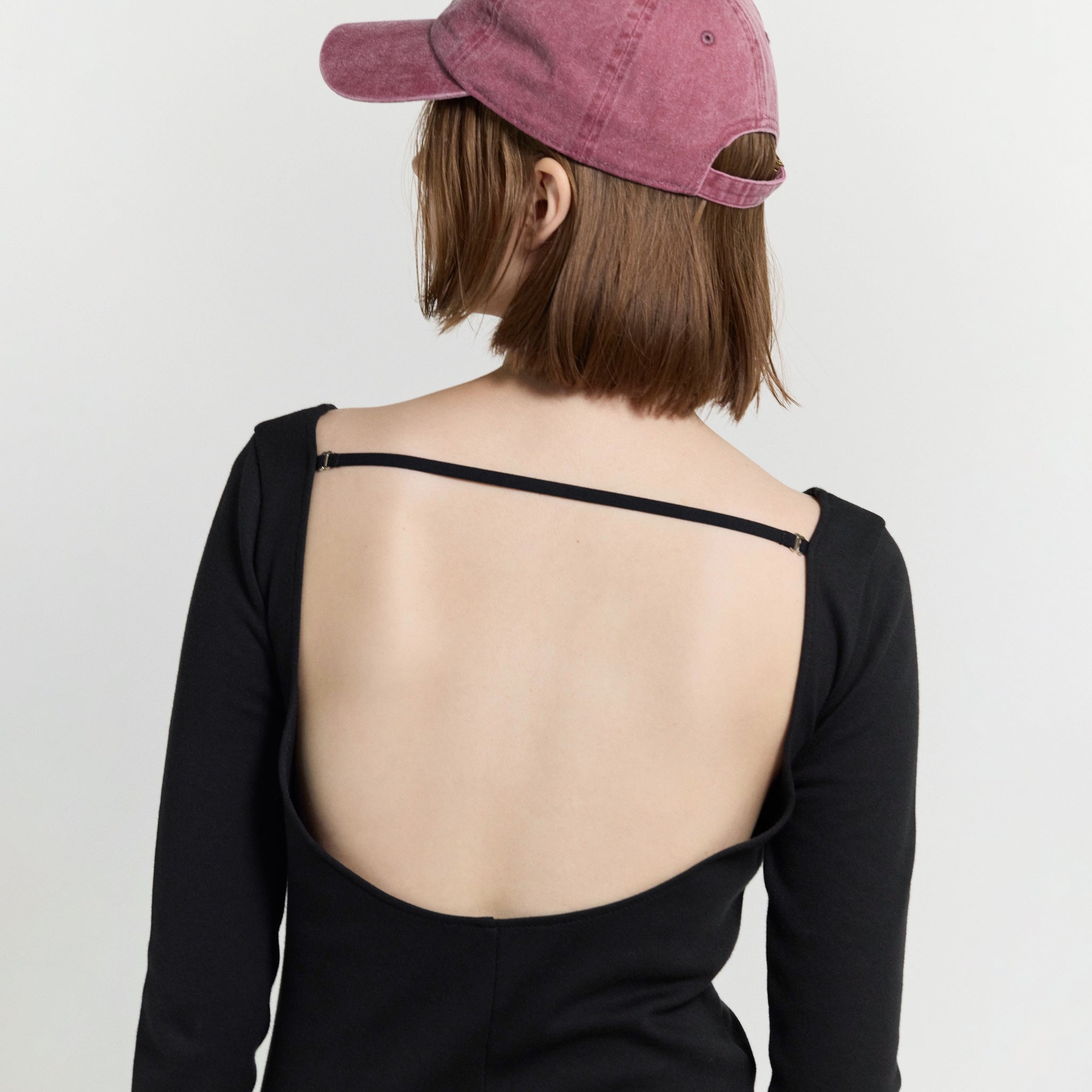 Back open Fitパッドカットワンピース