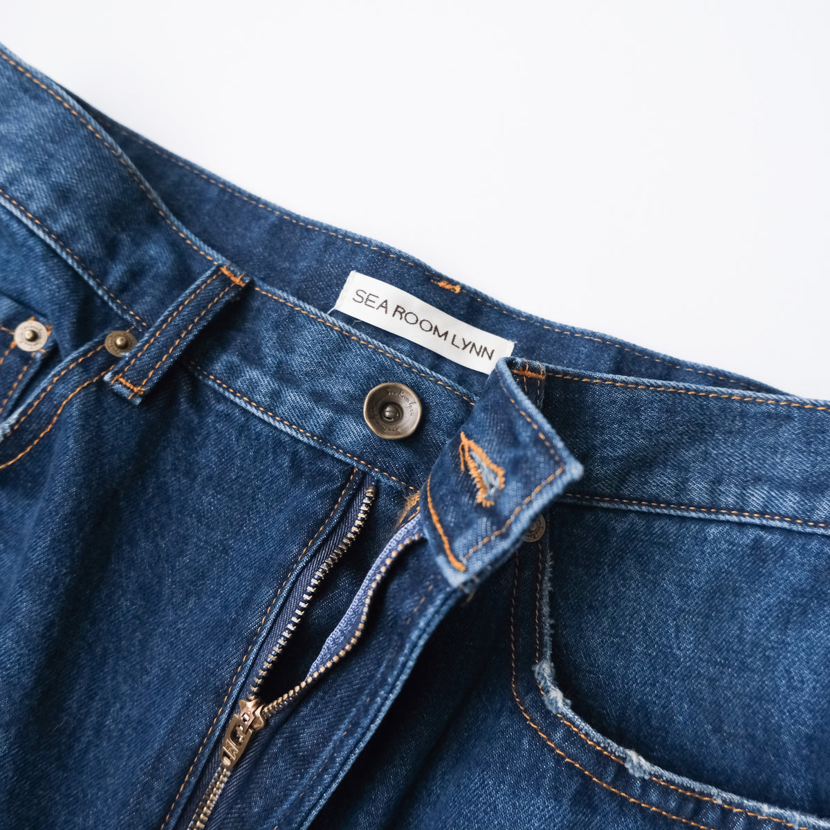 Curve-cut Denim Long Skirt