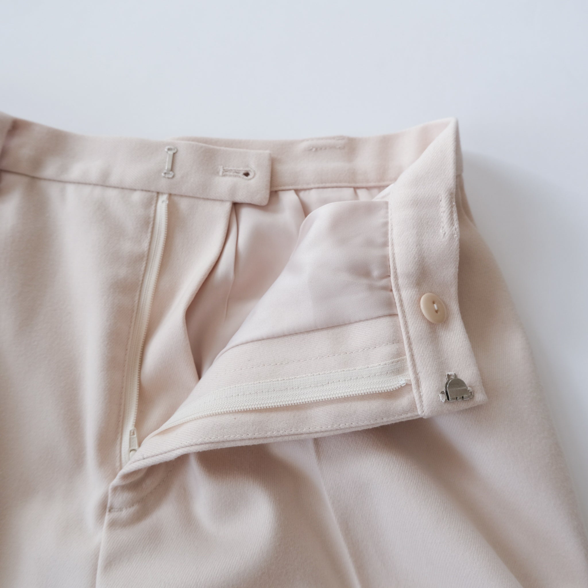 Low waistスラックスパンツ