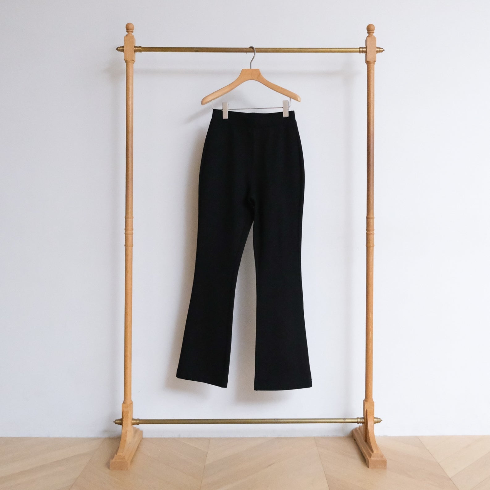 Brushed Slimストレッチフレアレギパン