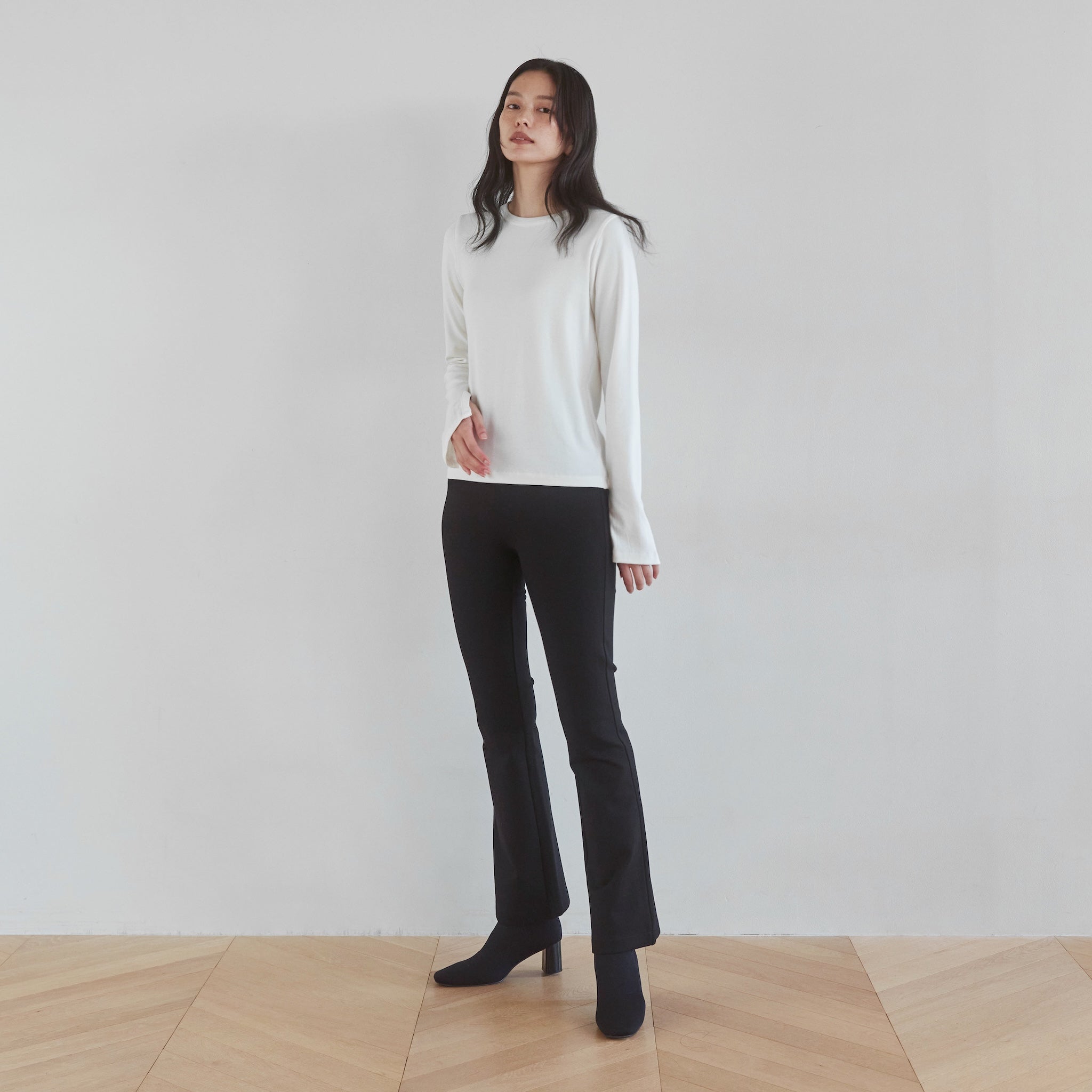 Brushed Slimストレッチフレアレギパン