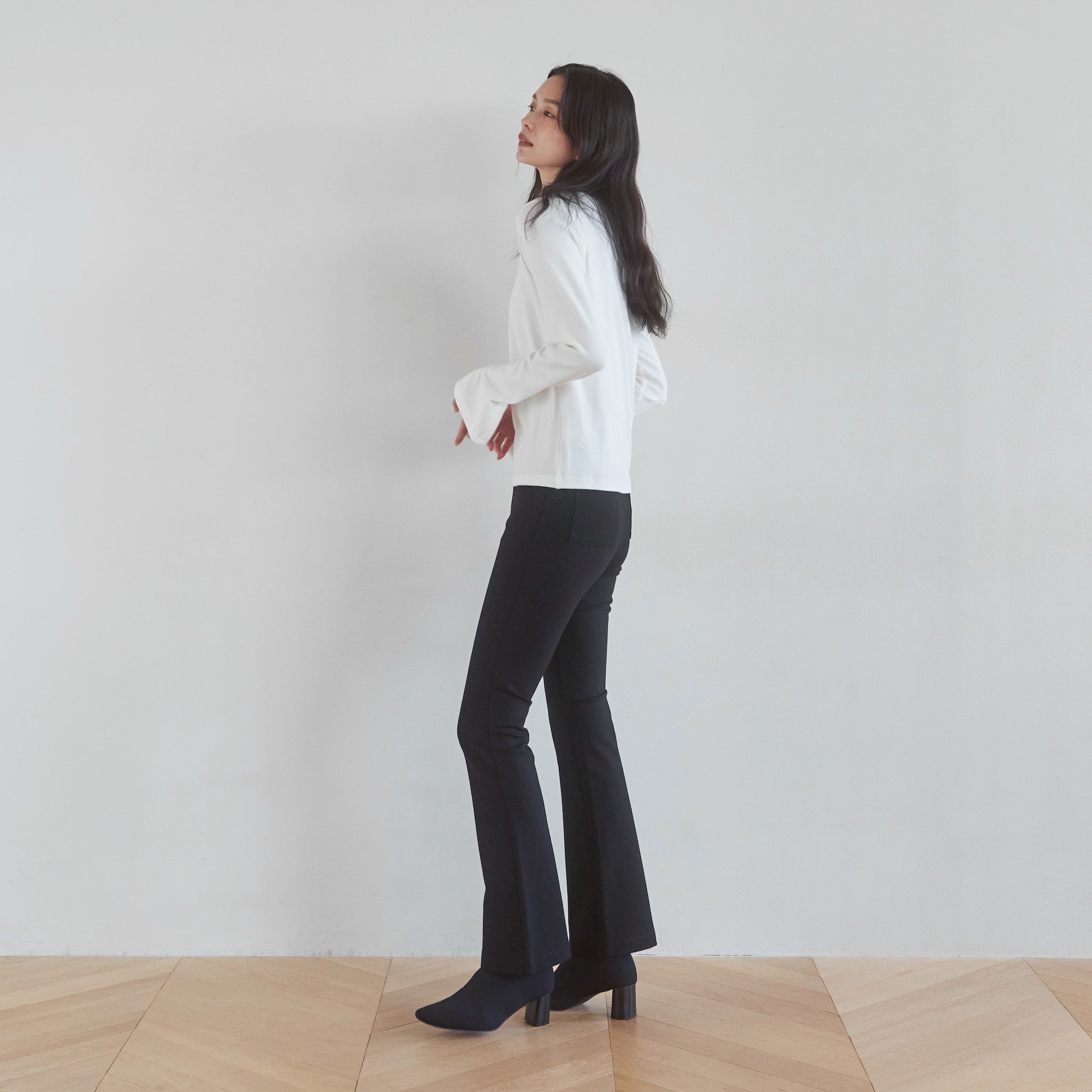 Brushed Slimストレッチフレアレギパン