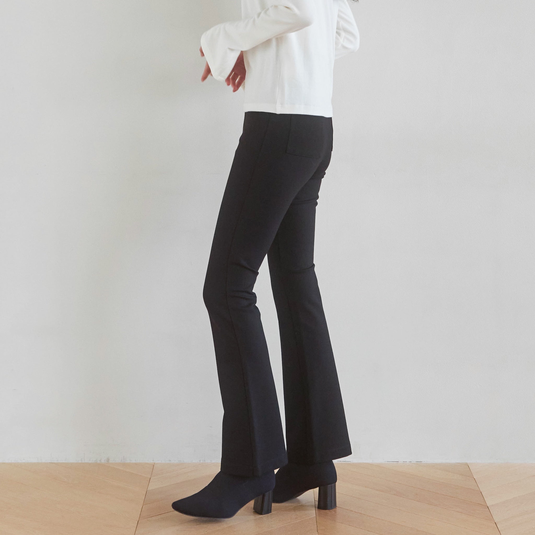 Brushed Slimストレッチフレアレギパン
