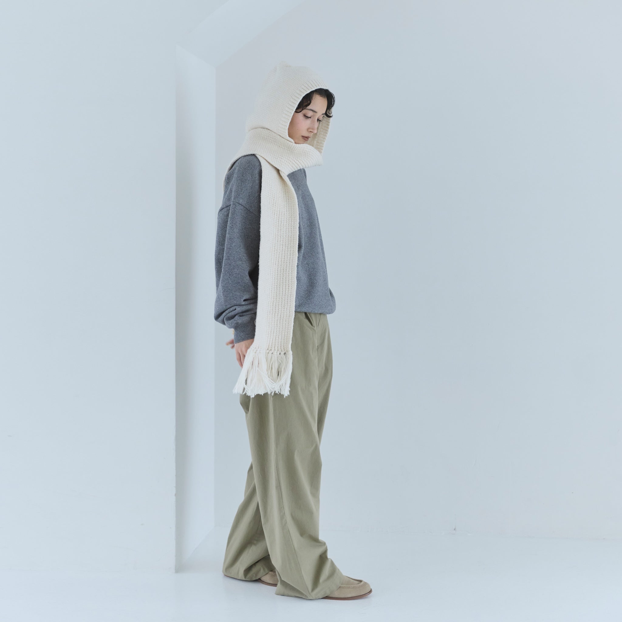 Fringeフーディーマフラー