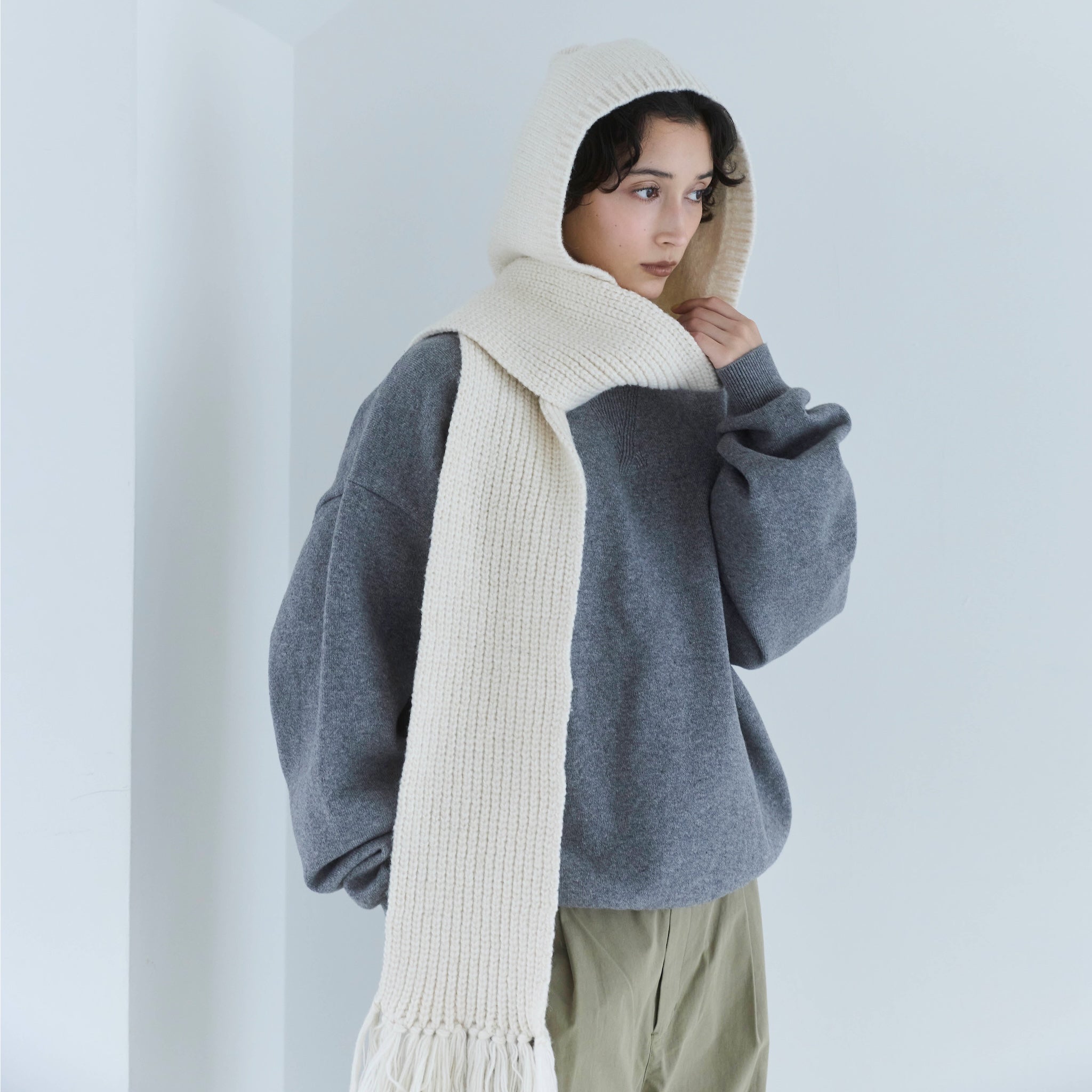 Fringeフーディーマフラー