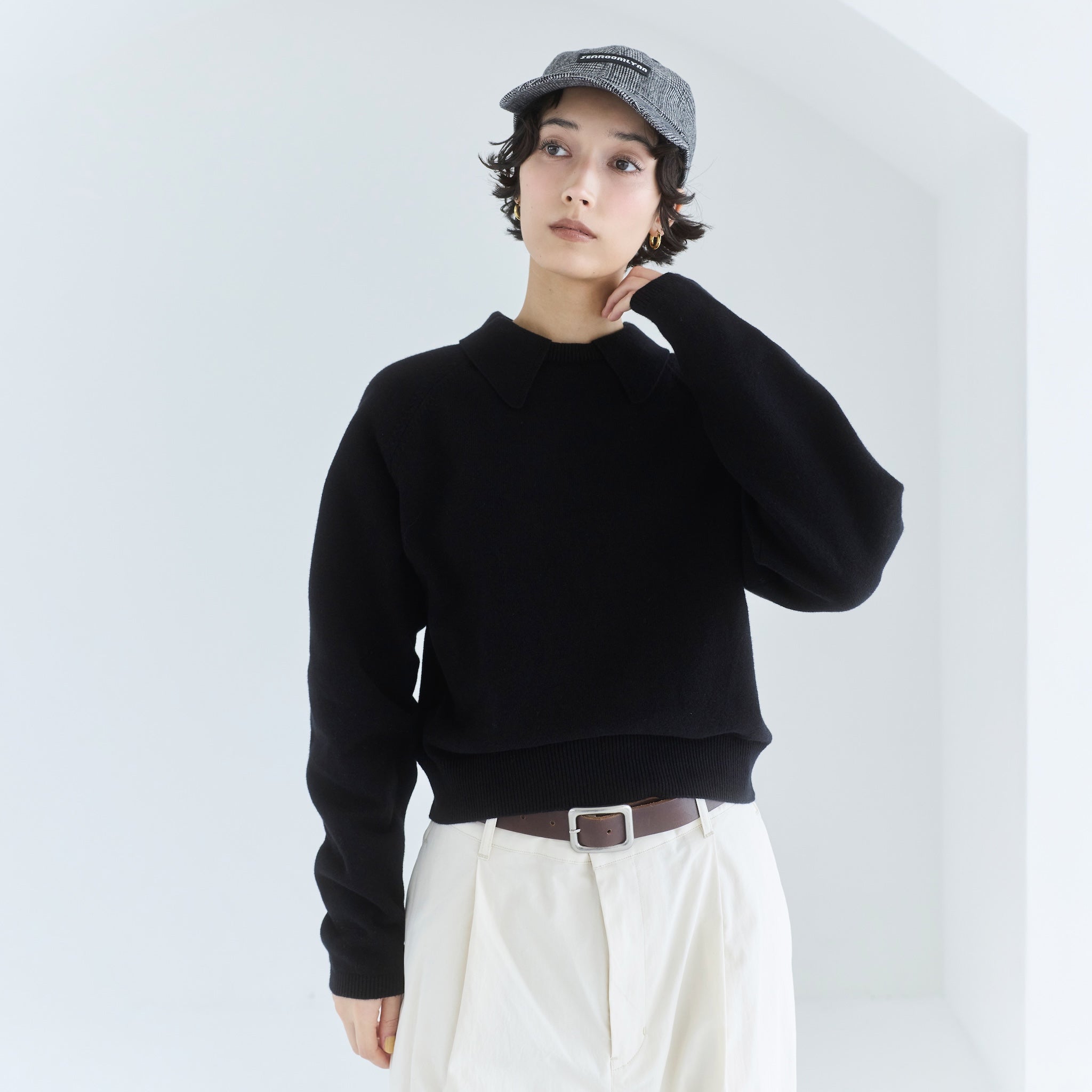 Sweatlike collar pullover