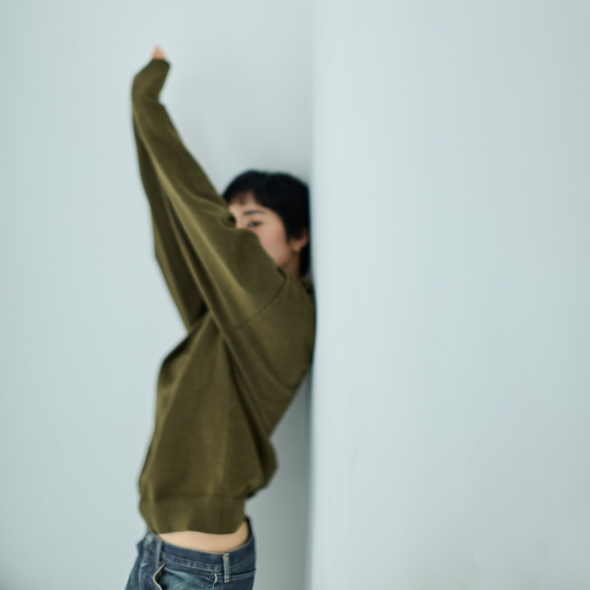 collab Light Sweatlike V-neck Knit