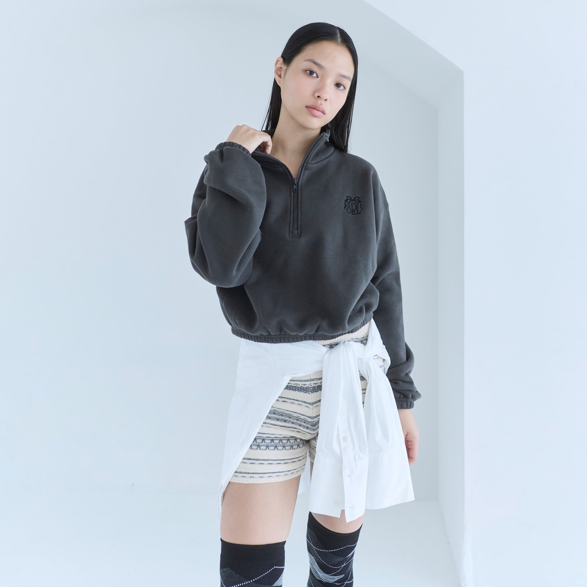 Ribbon Logo Volume Sweat Zip Top