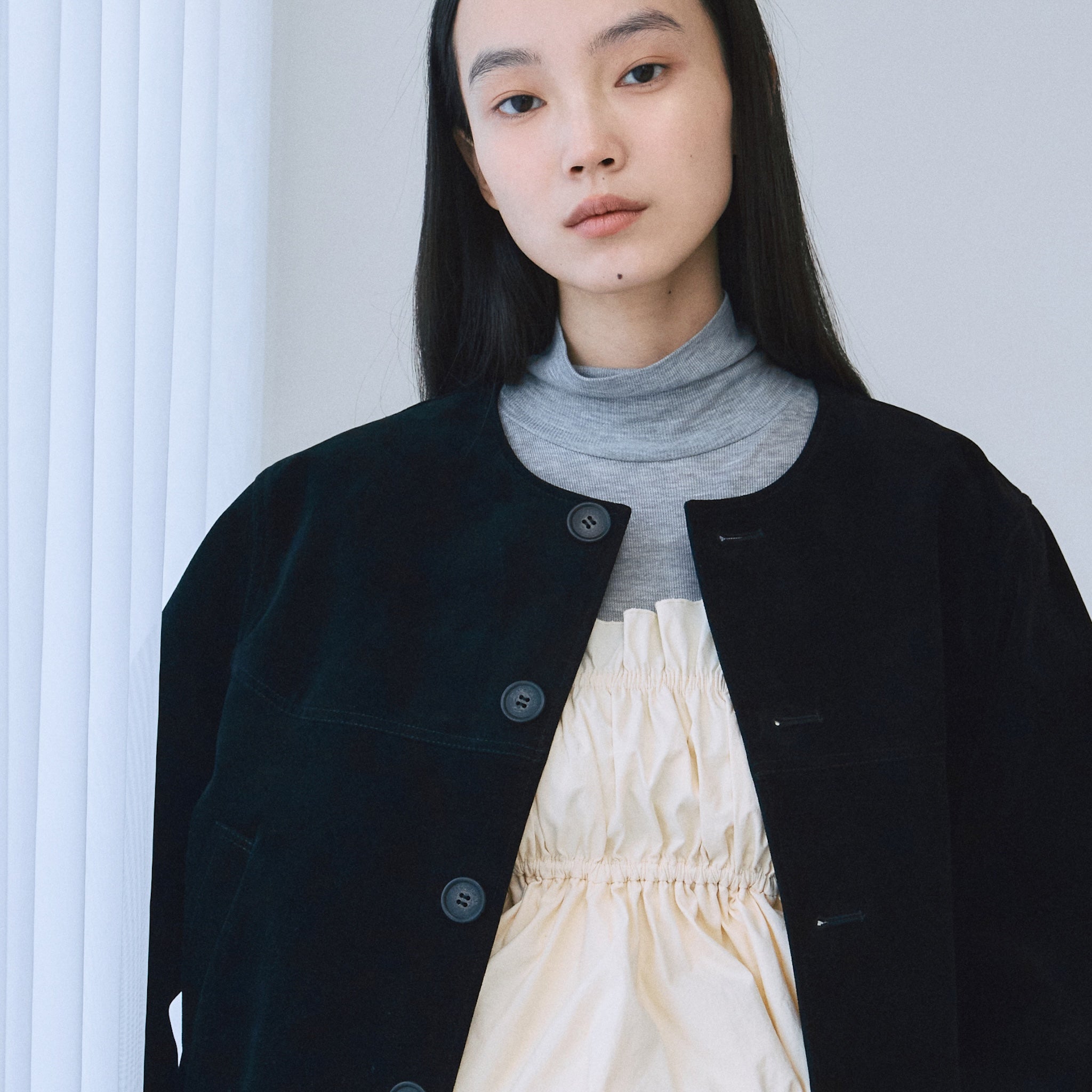 Fake suede collarless jacket