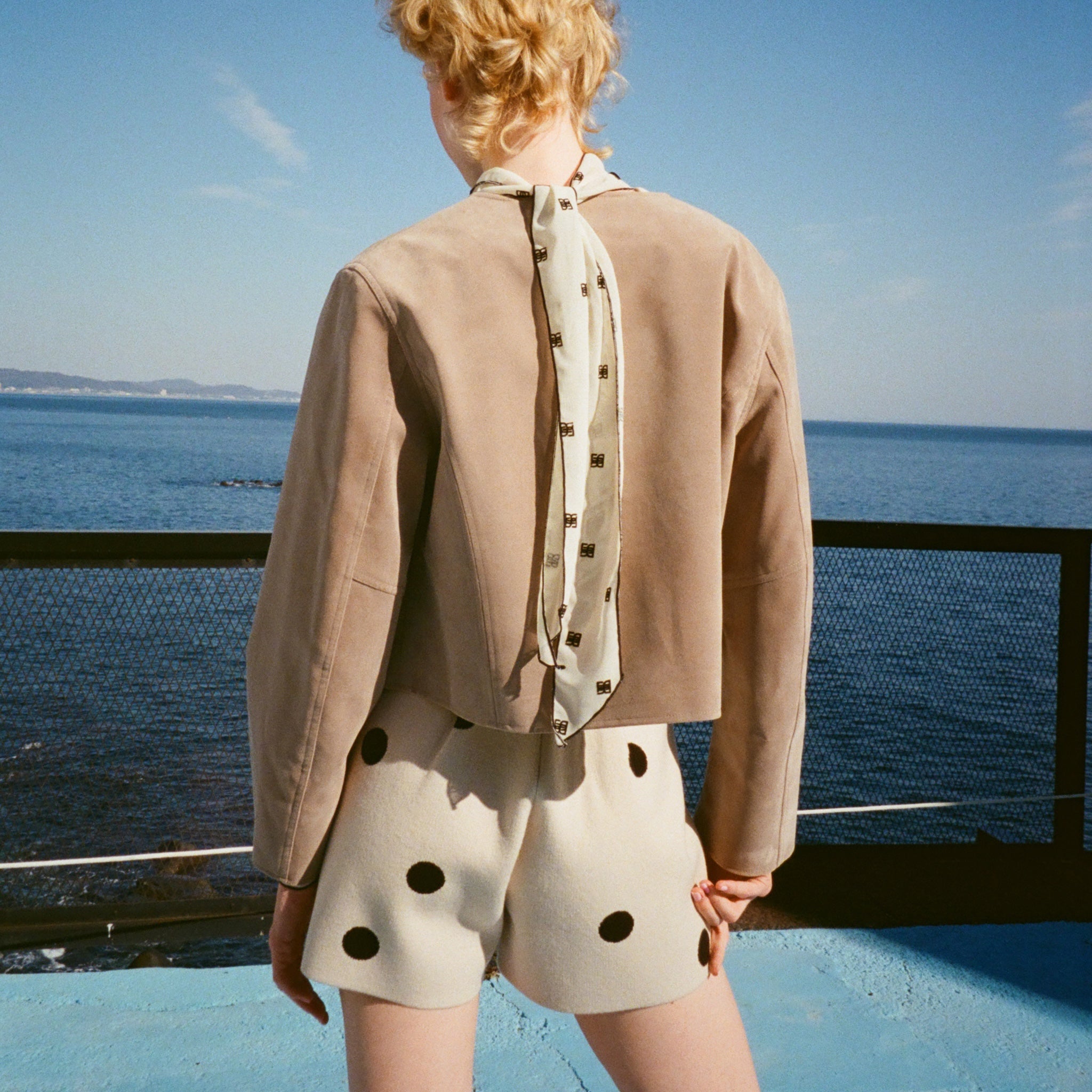 Fake suede collarless jacket