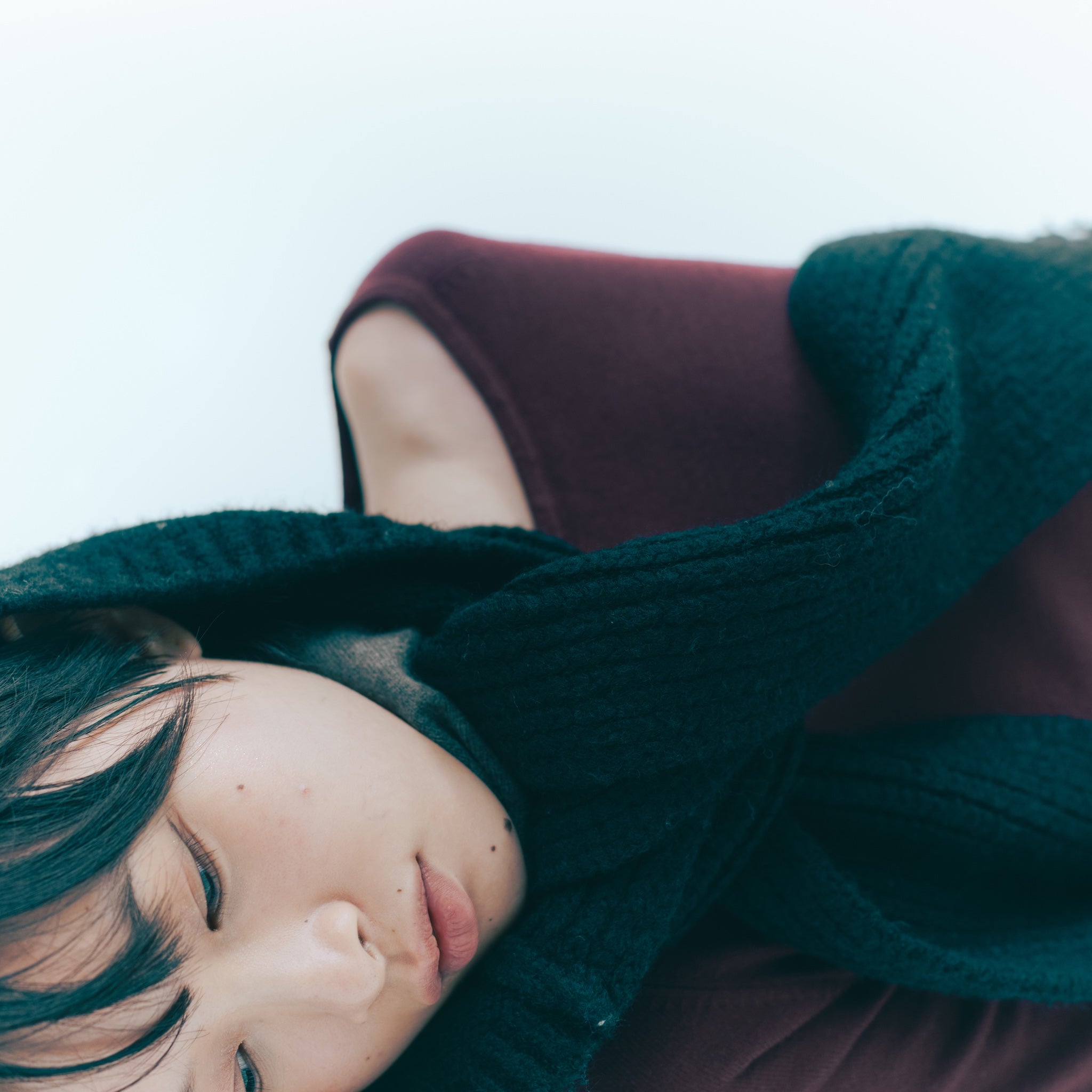 2-way neck knit eyeliner dress