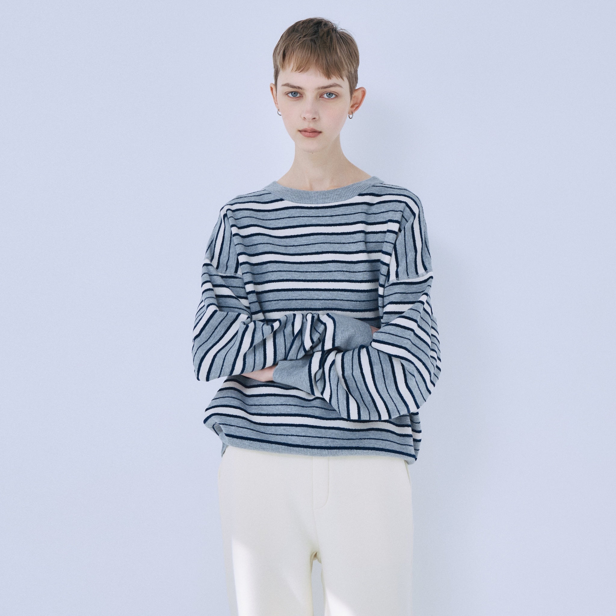 Random Border Crew Neck Knit