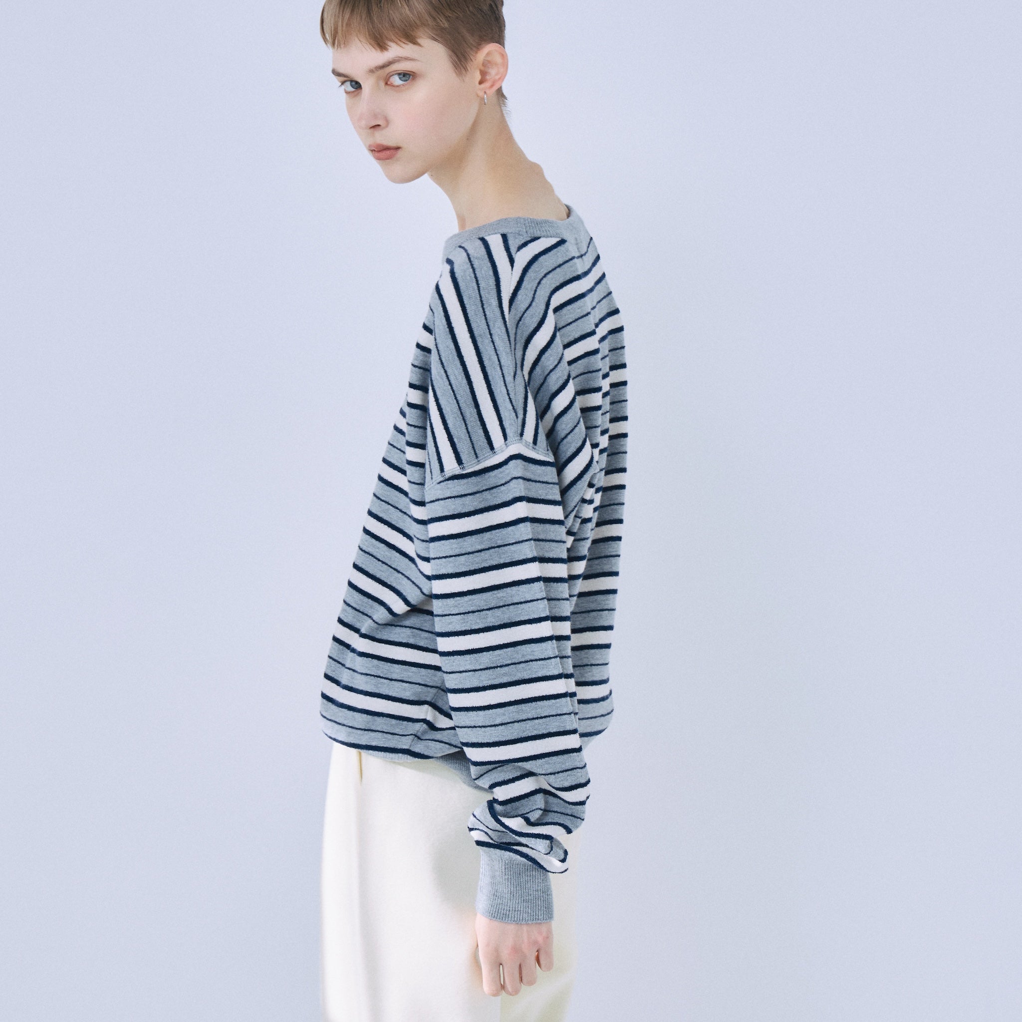 Random Border Crew Neck Knit