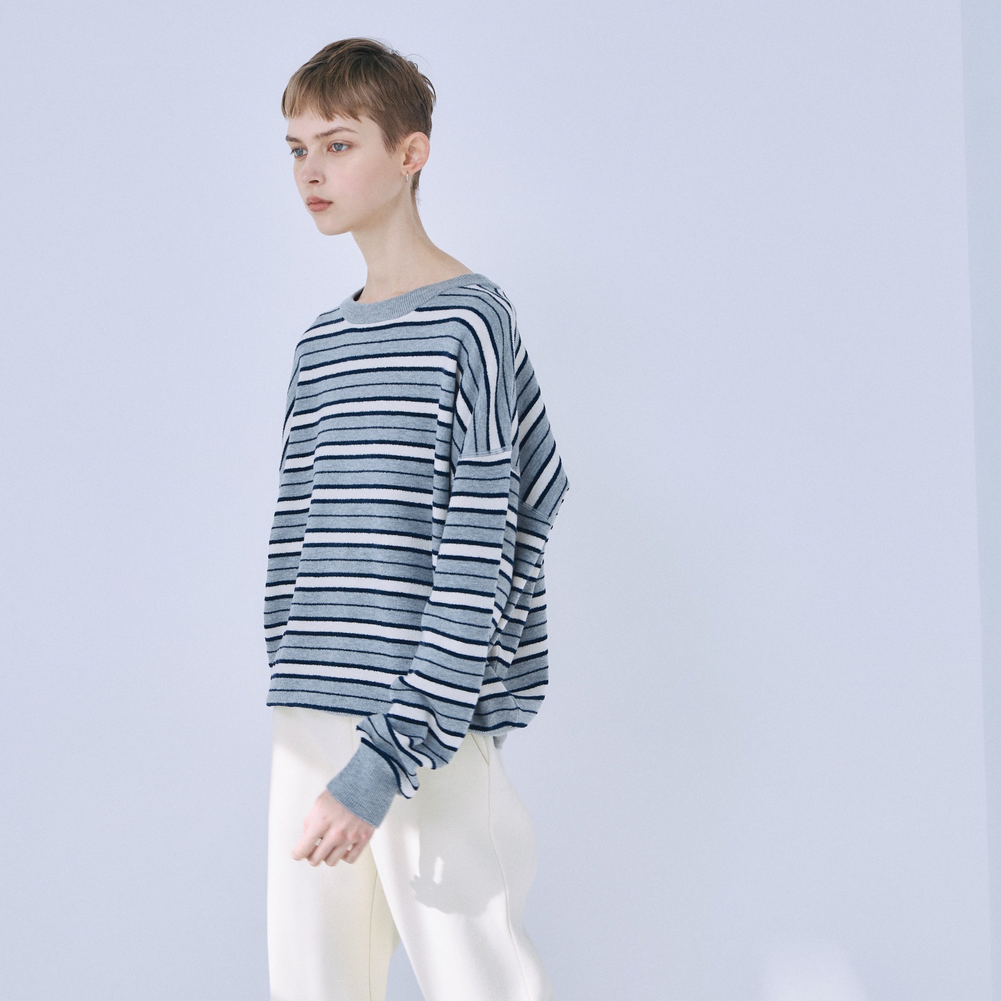 Random Border Crew Neck Knit