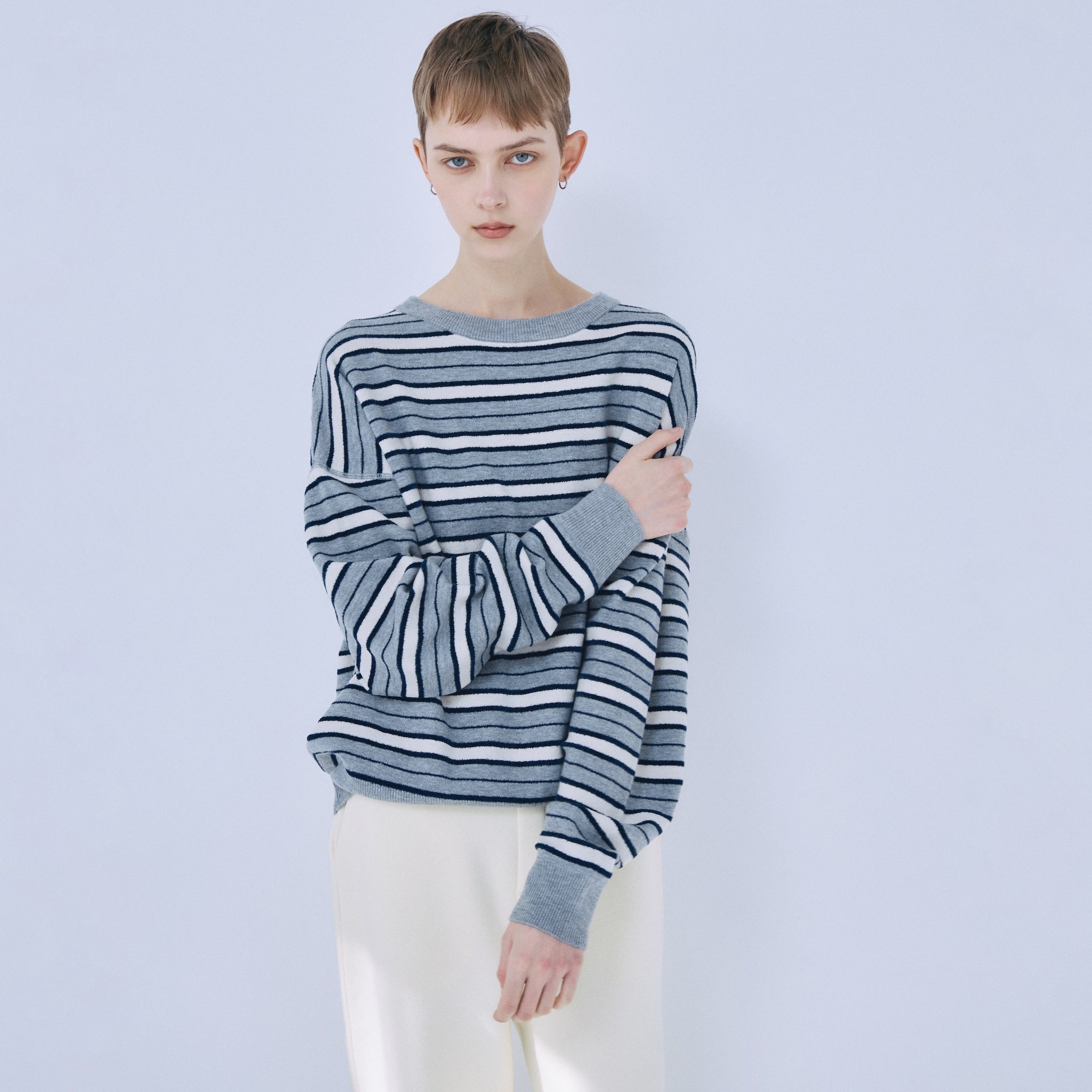 Random Border Crew Neck Knit