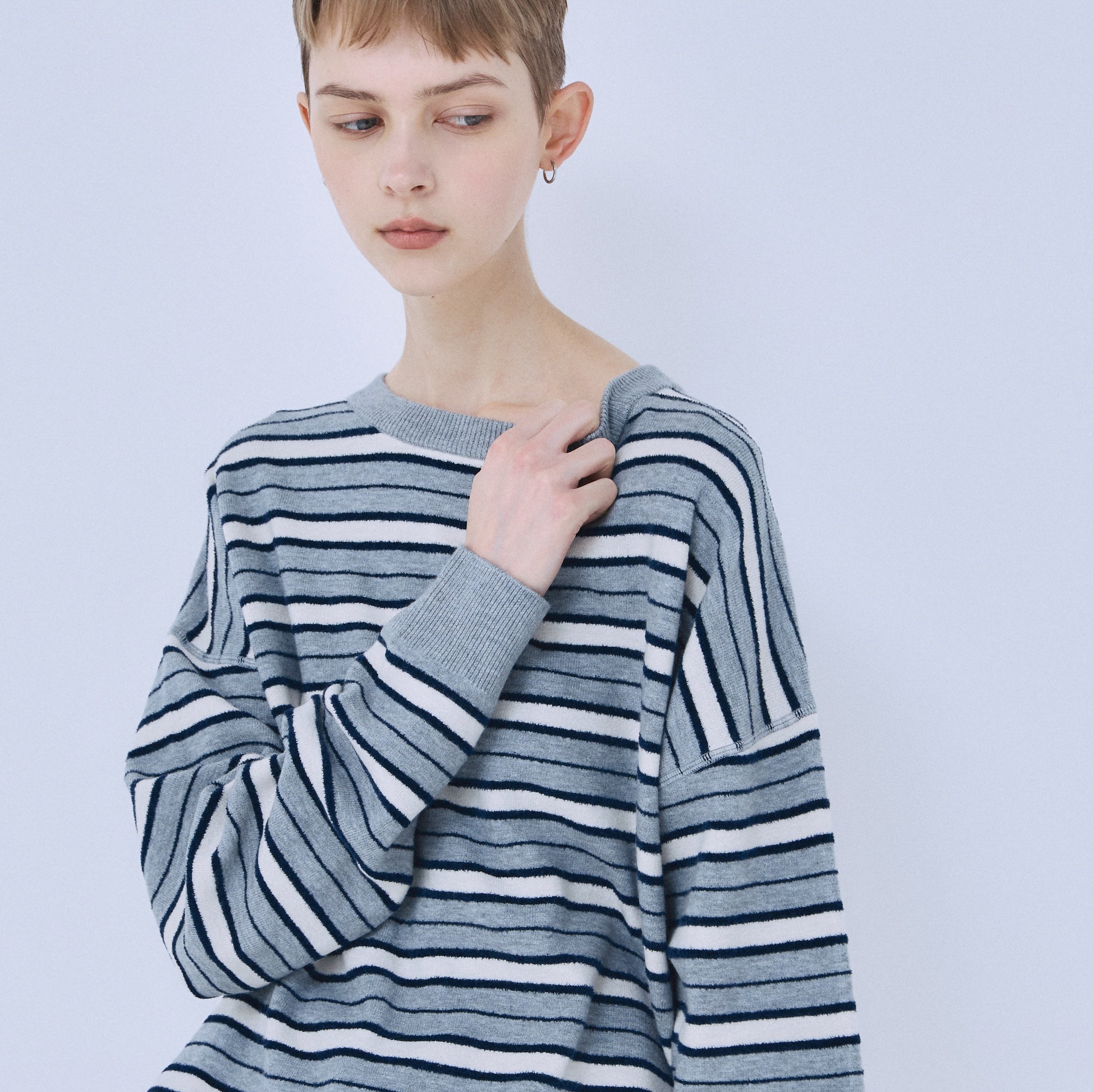 Random Border Crew Neck Knit