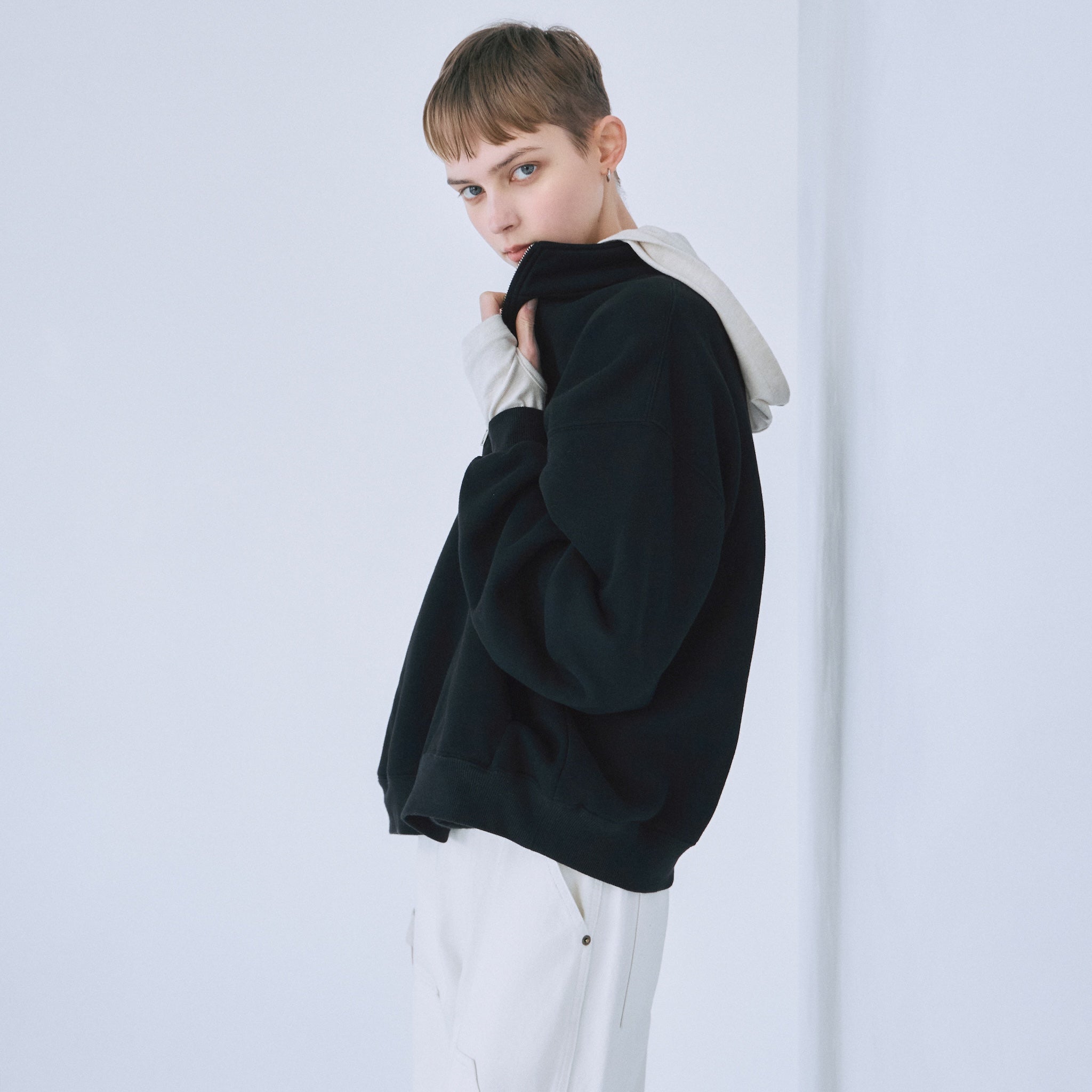 Volume Sweat Stand Collar Pullover