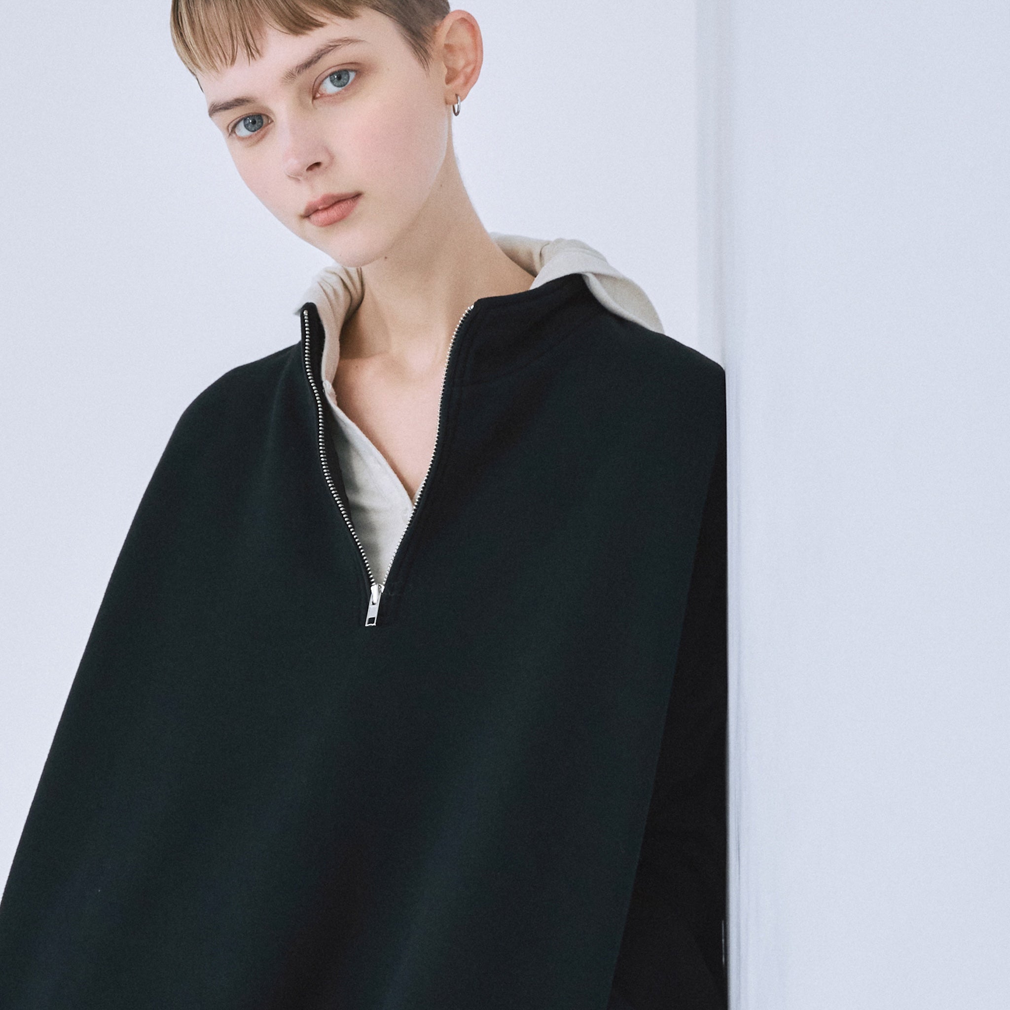 Volume Sweat Stand Collar Pullover