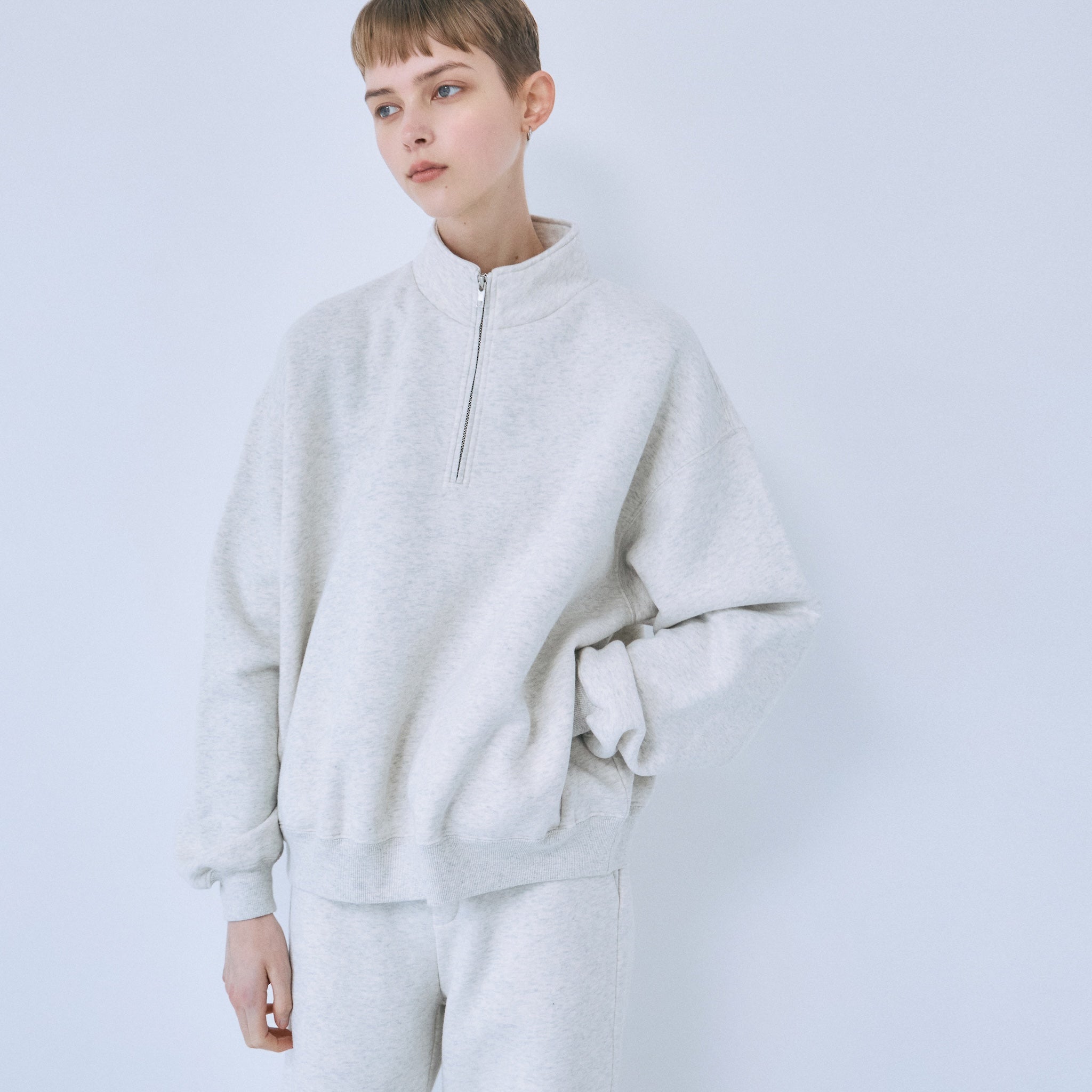 Volume Sweat Stand Collar Pullover