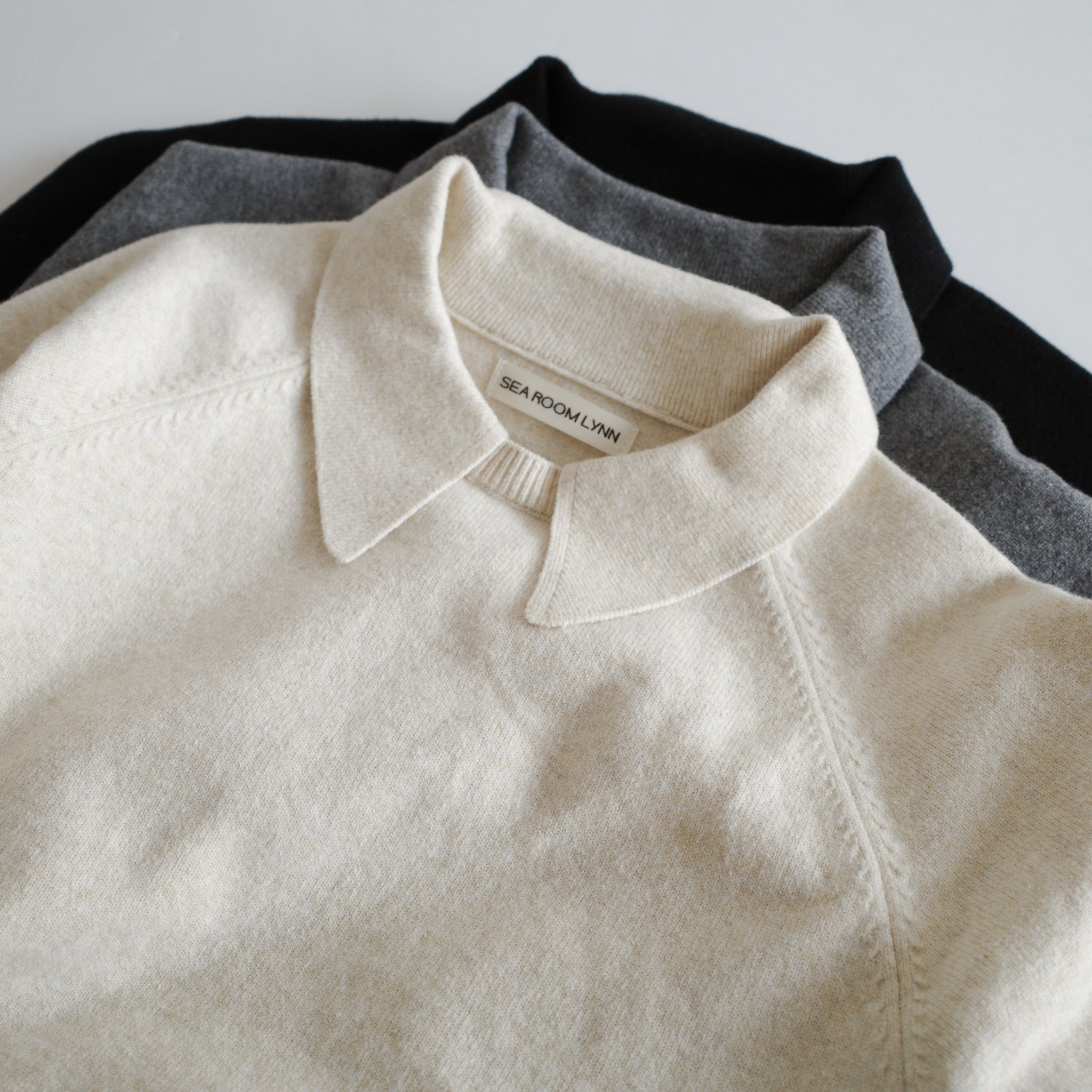 Sweatlike collar pullover