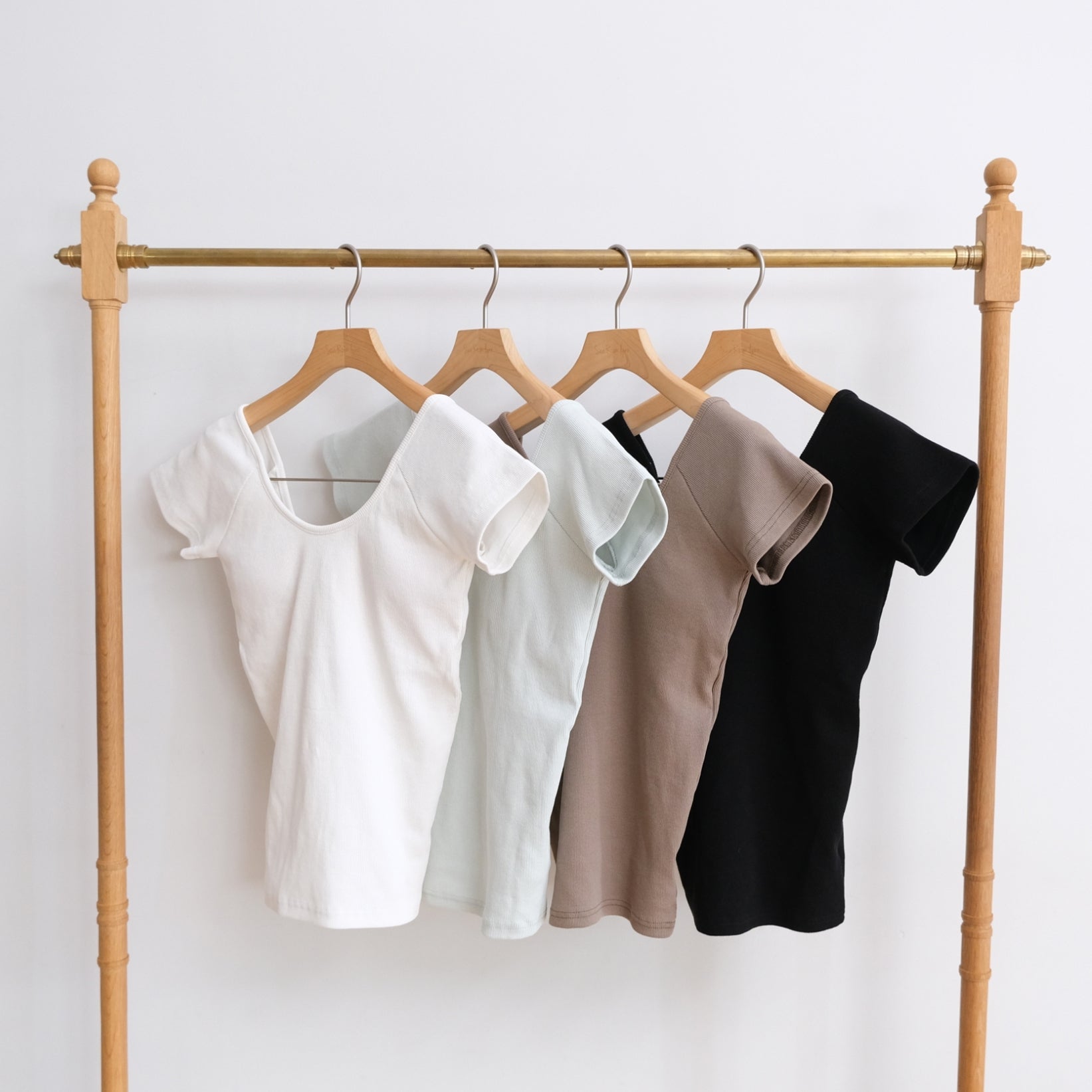 パッドin BACK Uカットソー