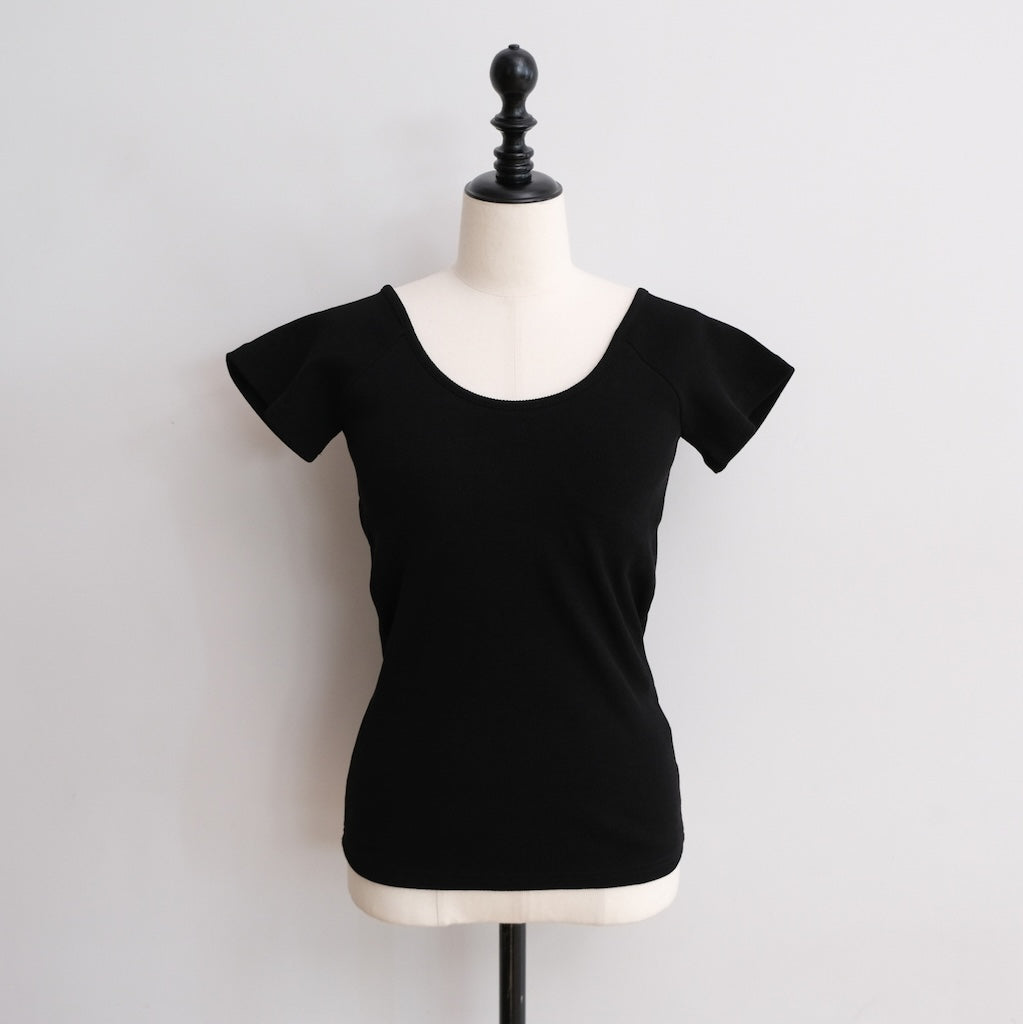 パッドin BACK Uカットソー