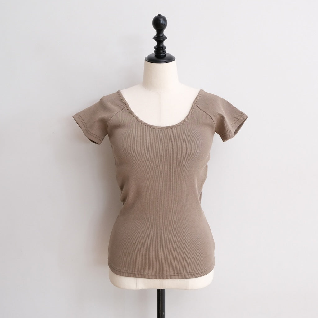 パッドin BACK Uカットソー