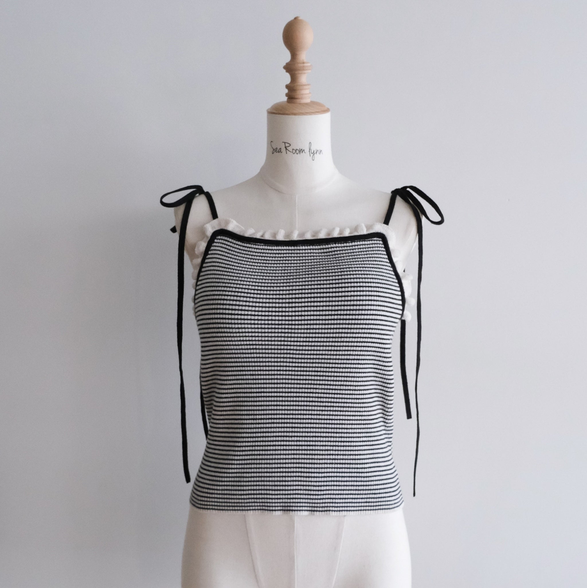 Frill Ribbon Back Uキャミ