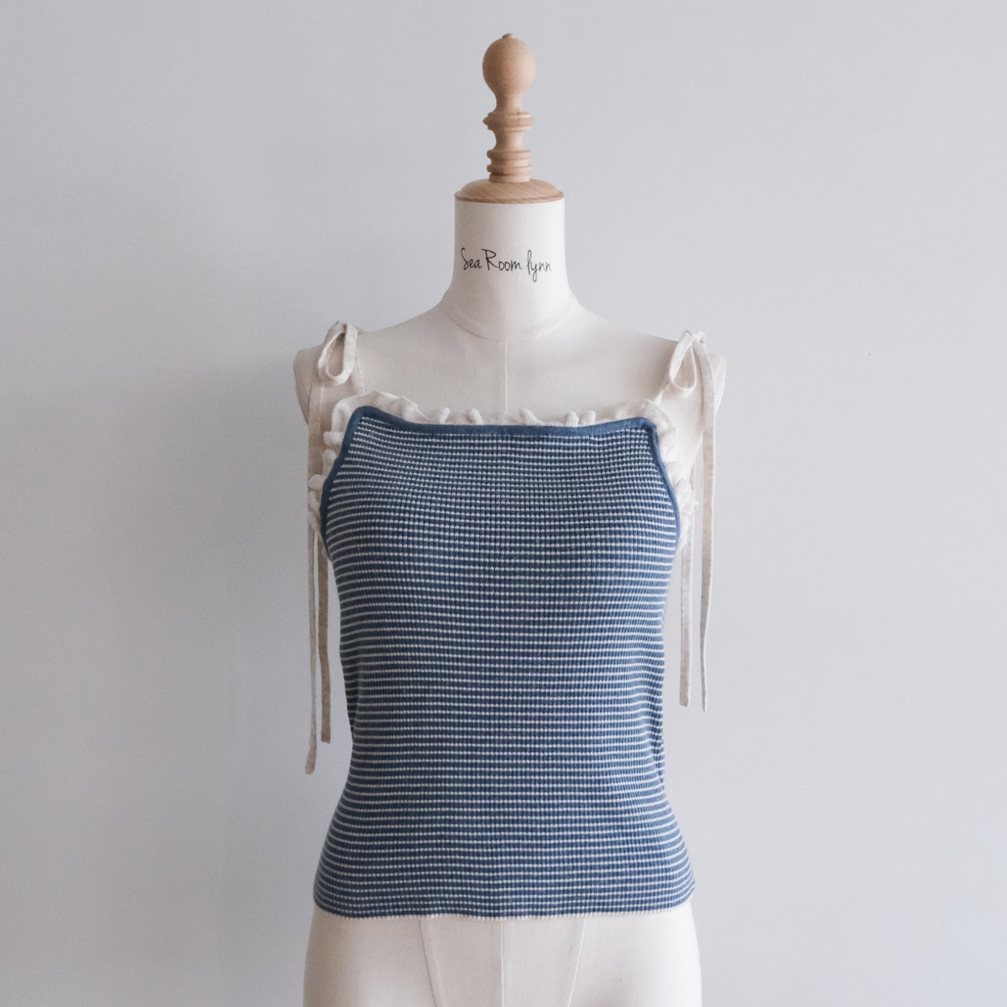 Frill Ribbon Back Uキャミ