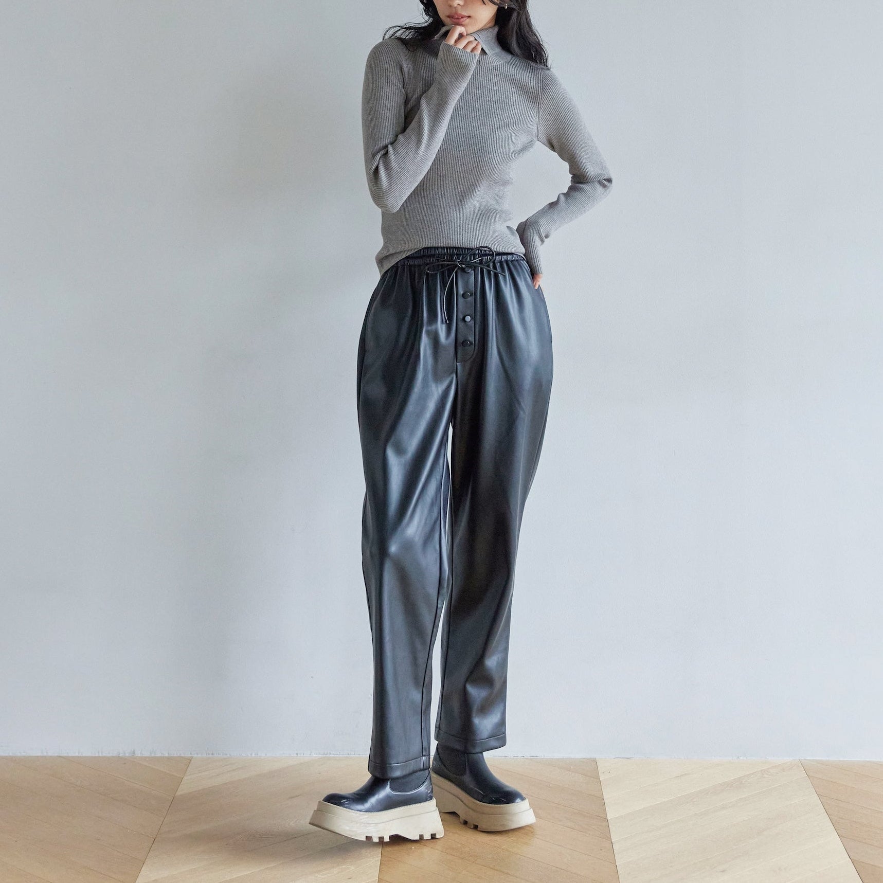 MultiネックRIBニットトップス