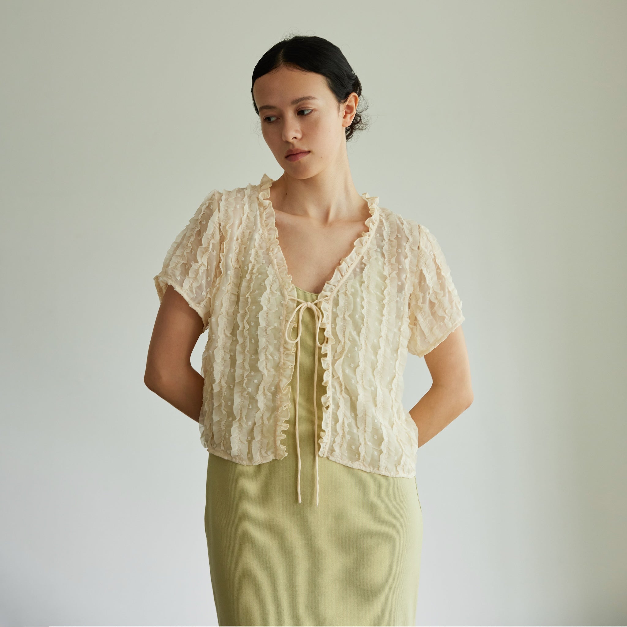 Chiffon Embroidery Frillショートカーデ Chiffon Embroidery Frillショートカーデ