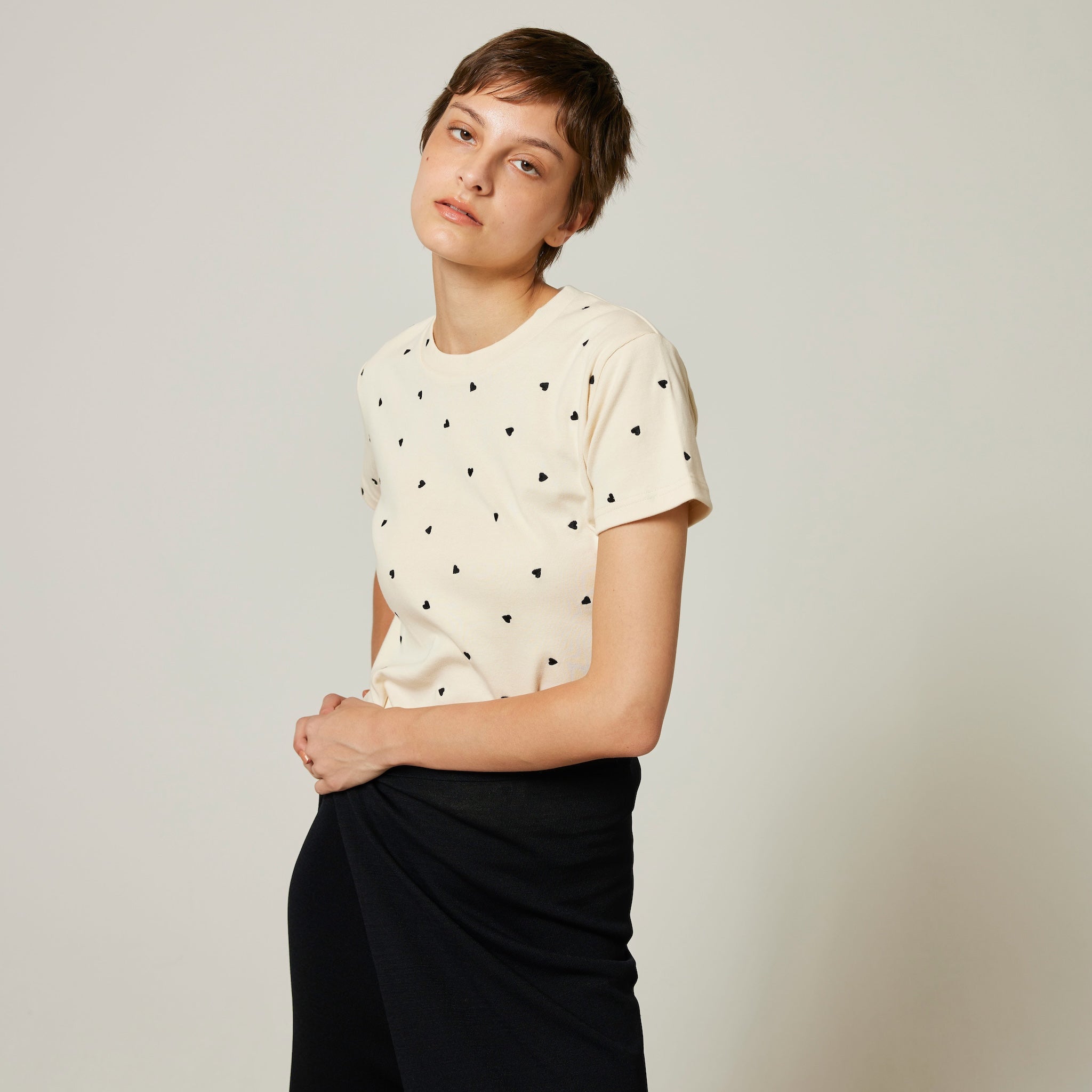 Tiny Pattern Embroidery Tシャツ