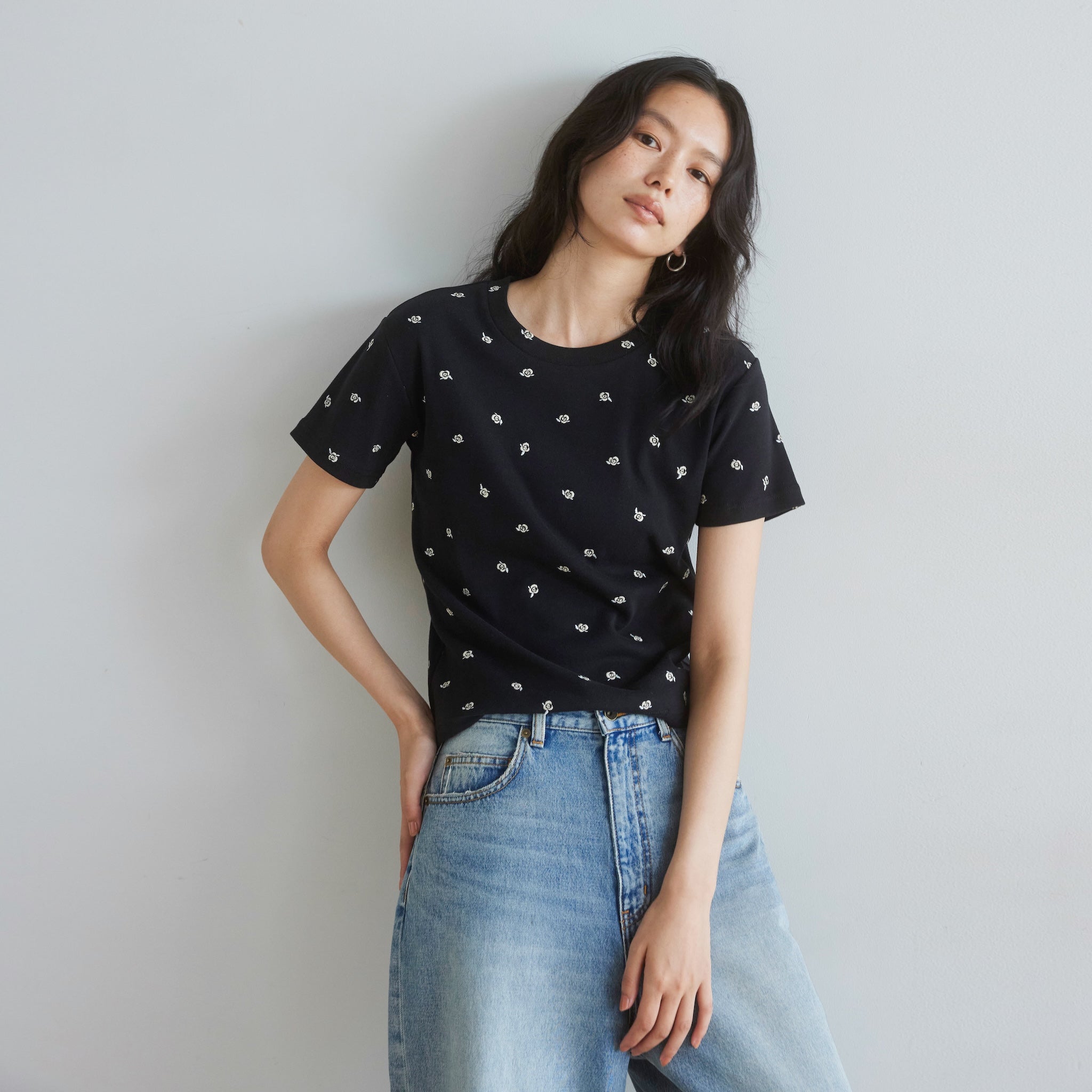 Tiny Pattern Embroidery Tシャツ