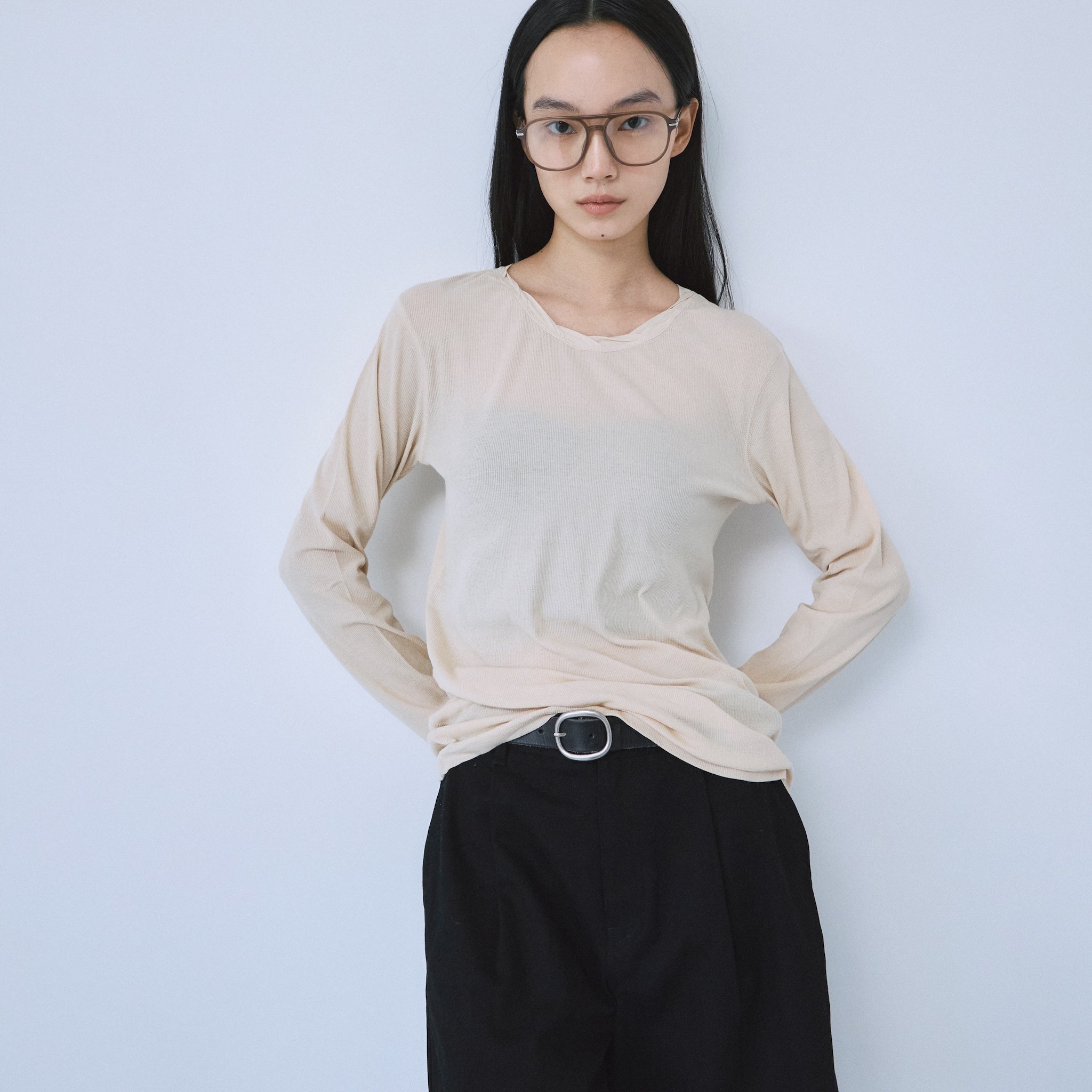 Soft sheer RIBツイストネックトップス