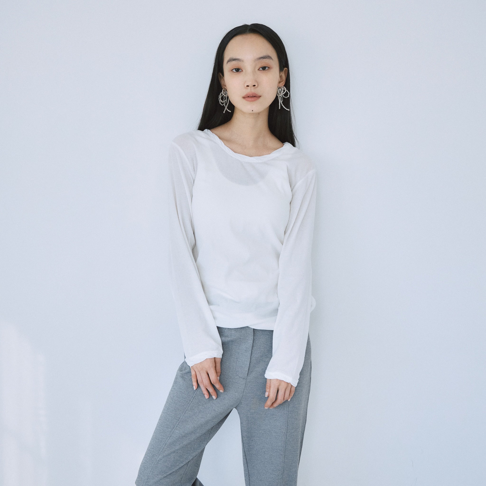 Soft sheer RIBツイストネックトップス