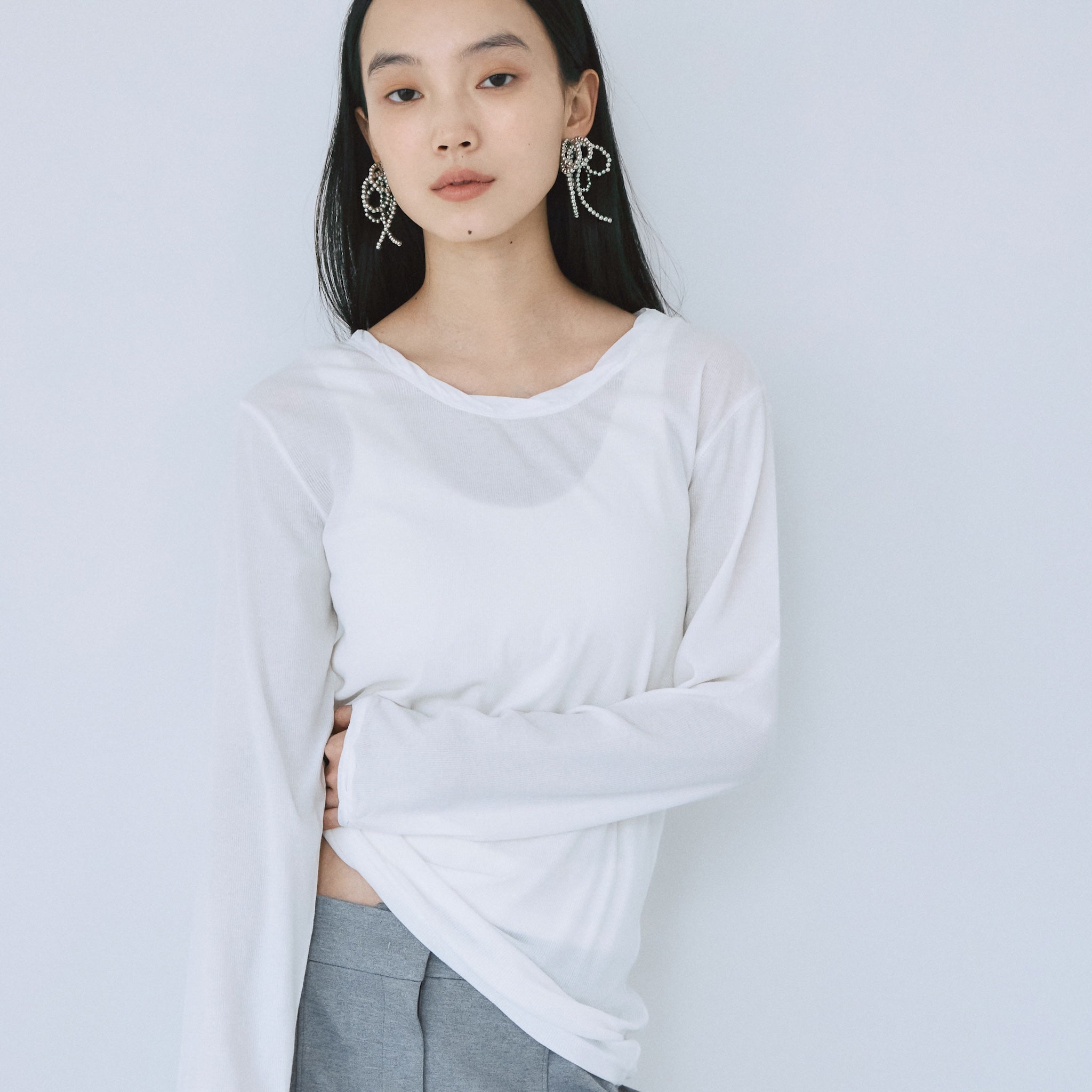 Soft sheer RIBツイストネックトップス