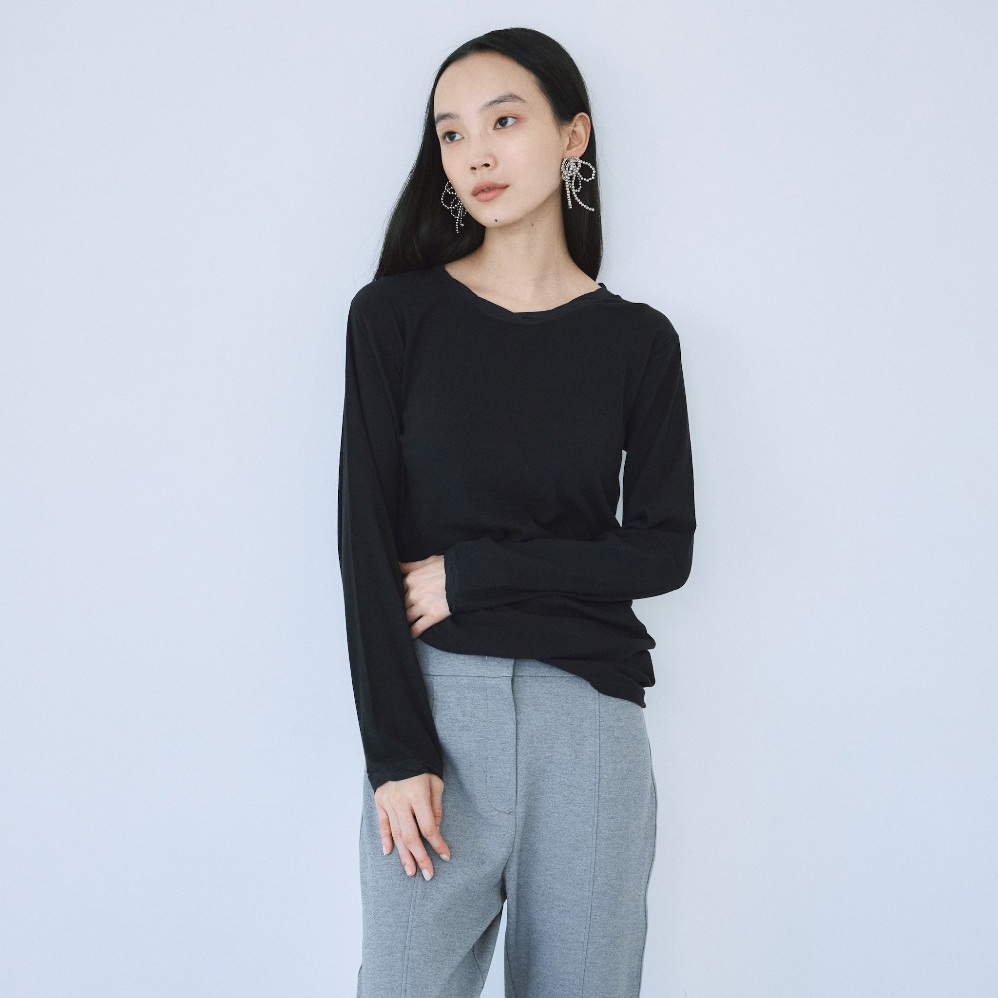 Soft sheer RIBツイストネックトップス