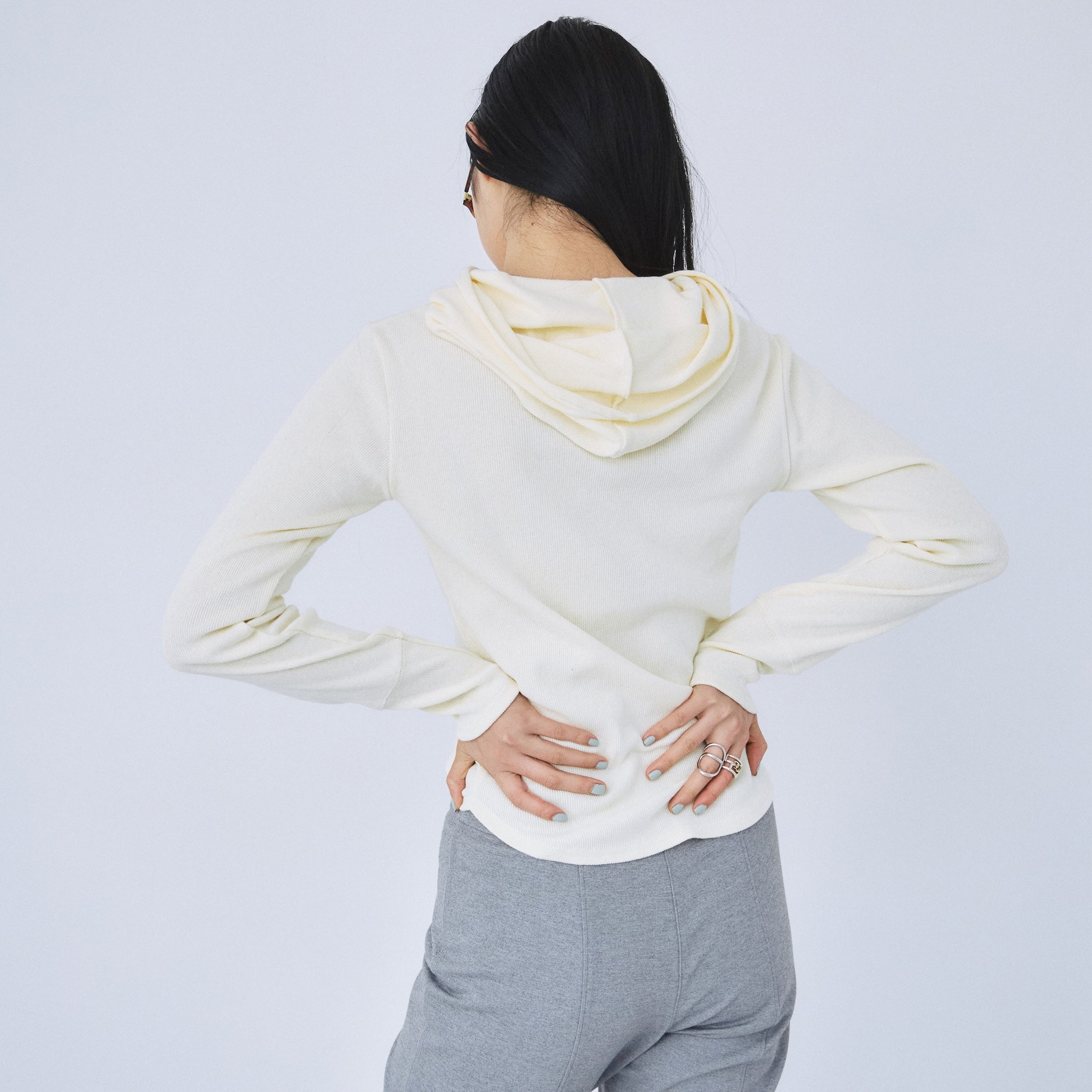 C/L Fluffy Teardropフーディー