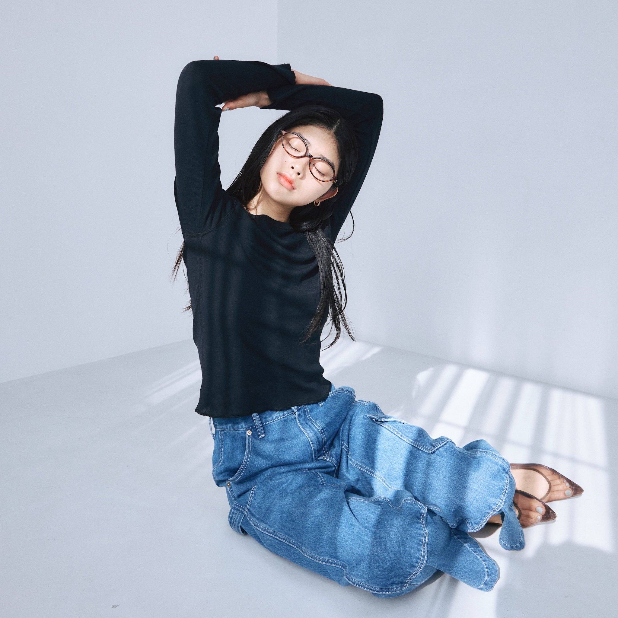 Soft sheer random rib cuffs top