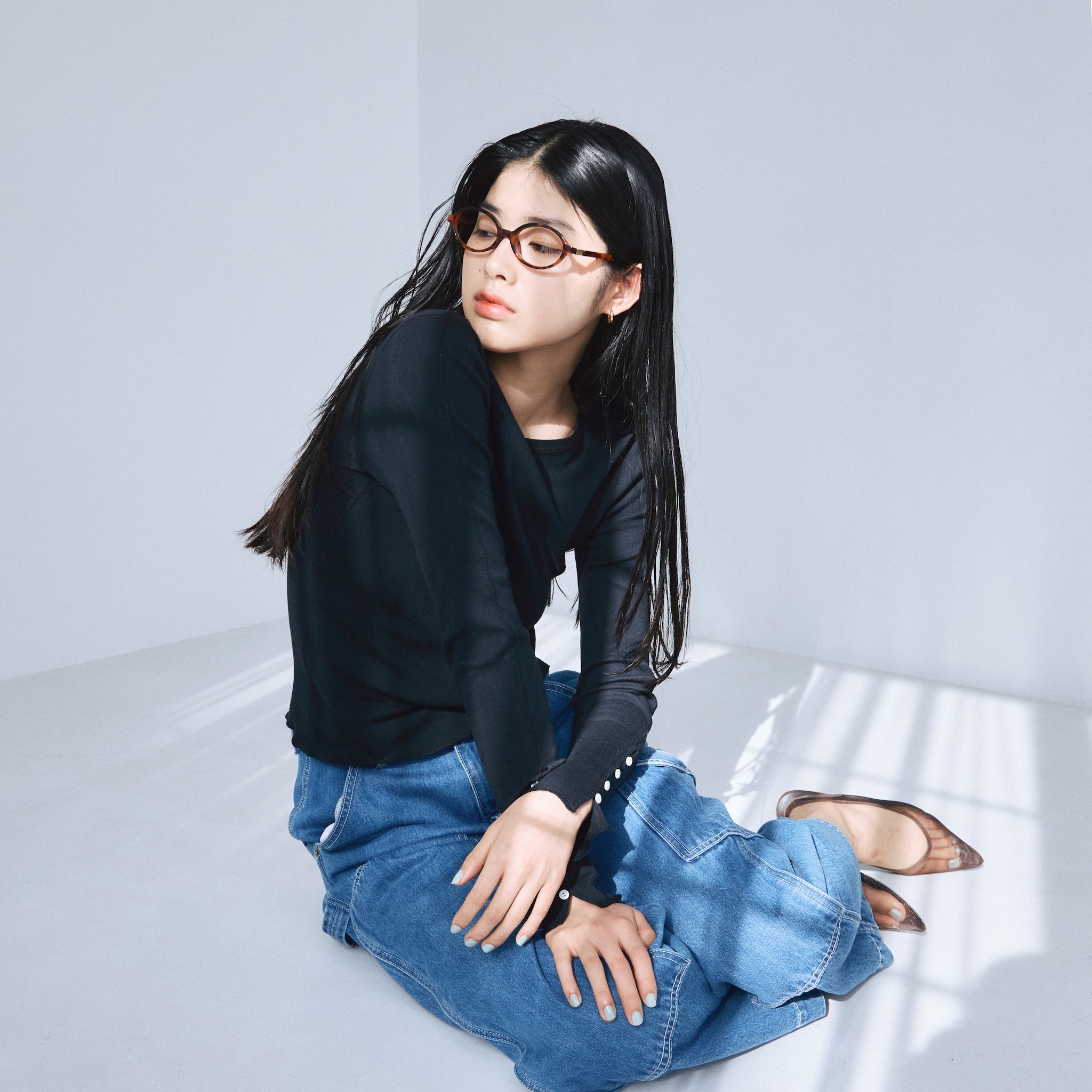 Soft sheer random rib cuffs top