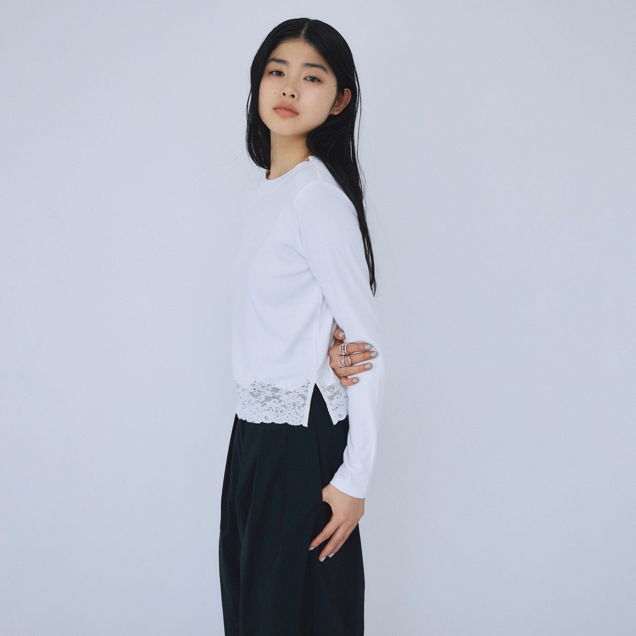 searoomlynn Lace Curve Cutトップス　ホワイト Lace Curve Cutトップス
