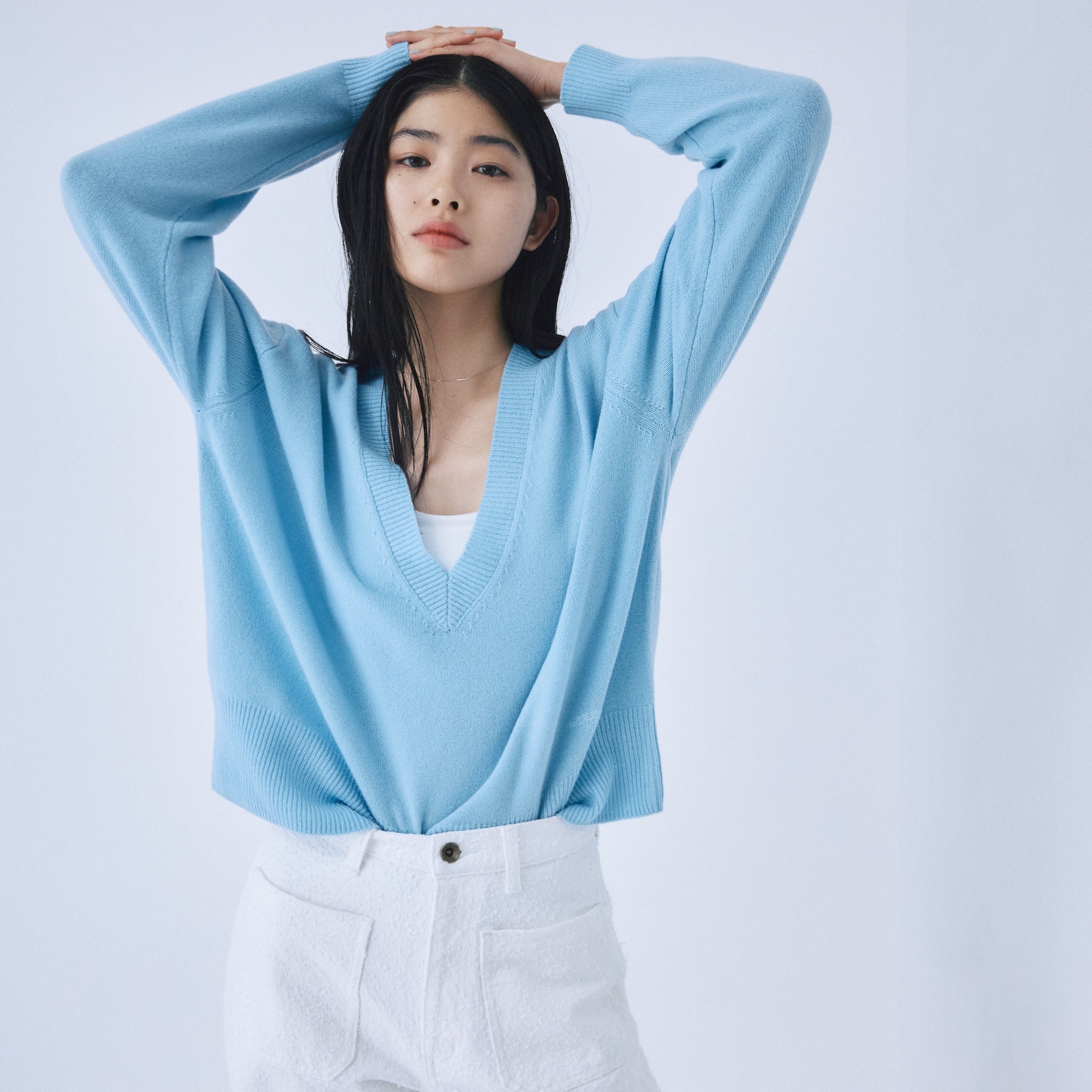 Merino Wool Vネックニットトップス