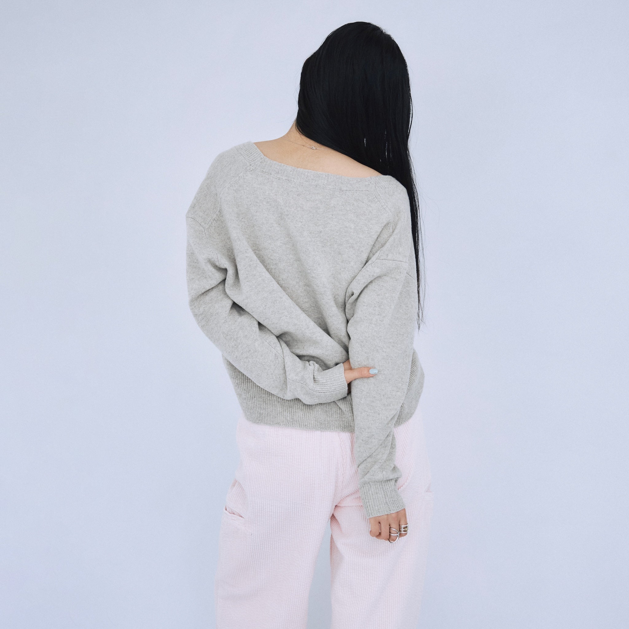 Merino Wool Vネックニットトップス