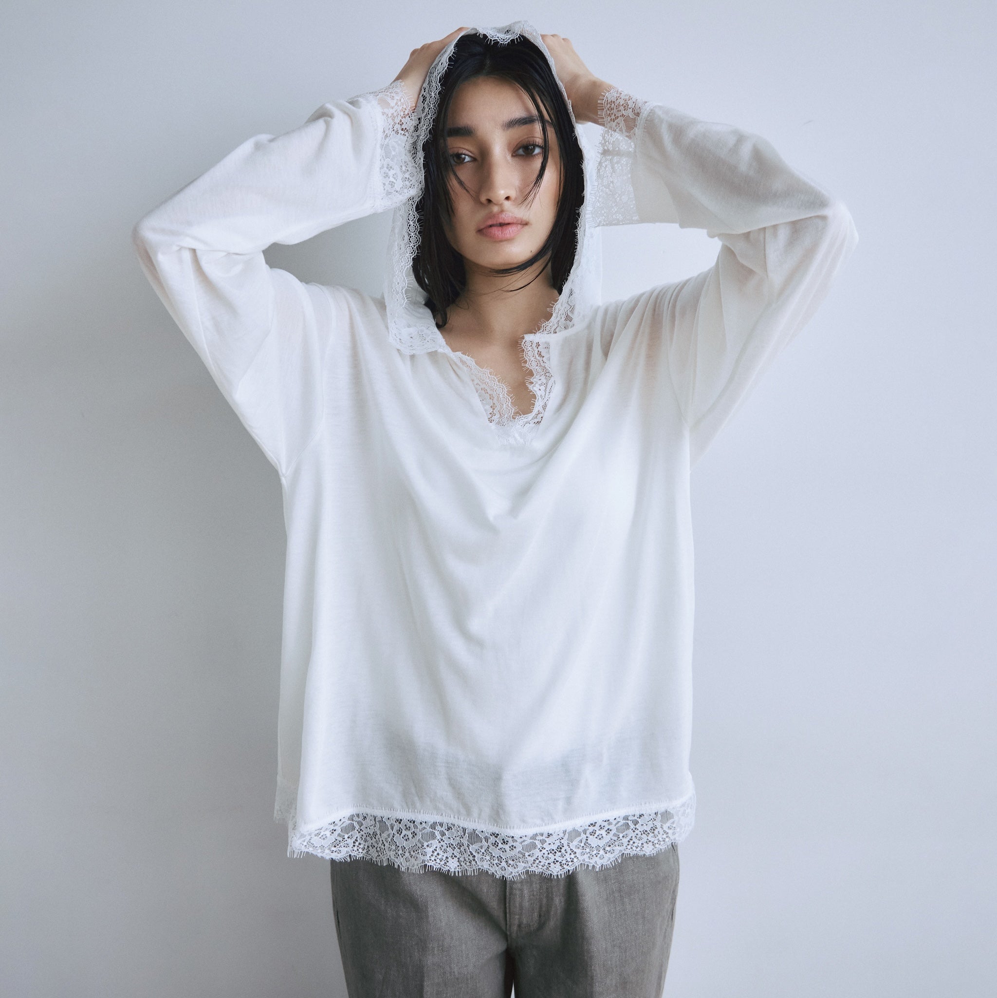 エアリーLacy Relaxフーディートップス