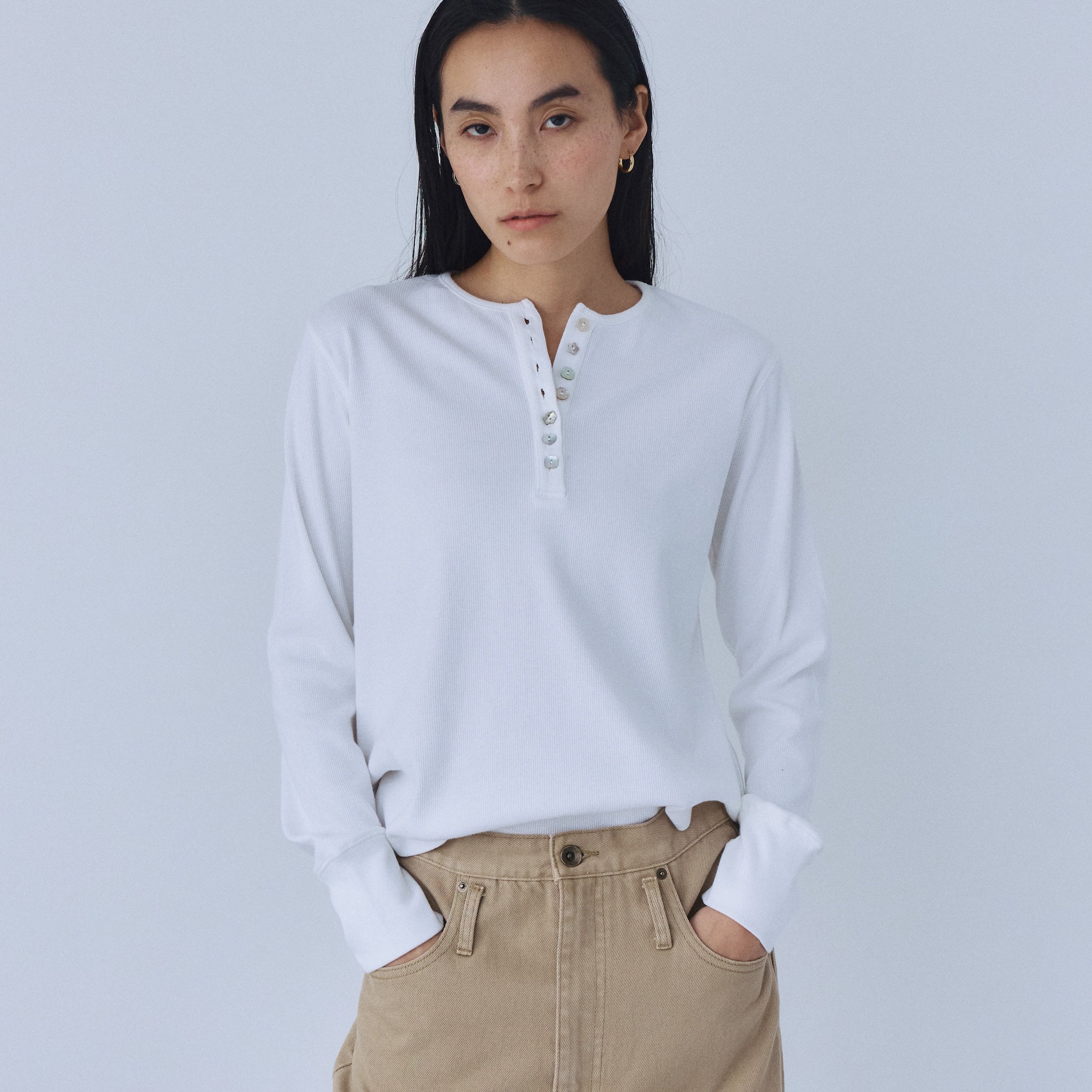 RIBカットランダムボタンヘンリートップス