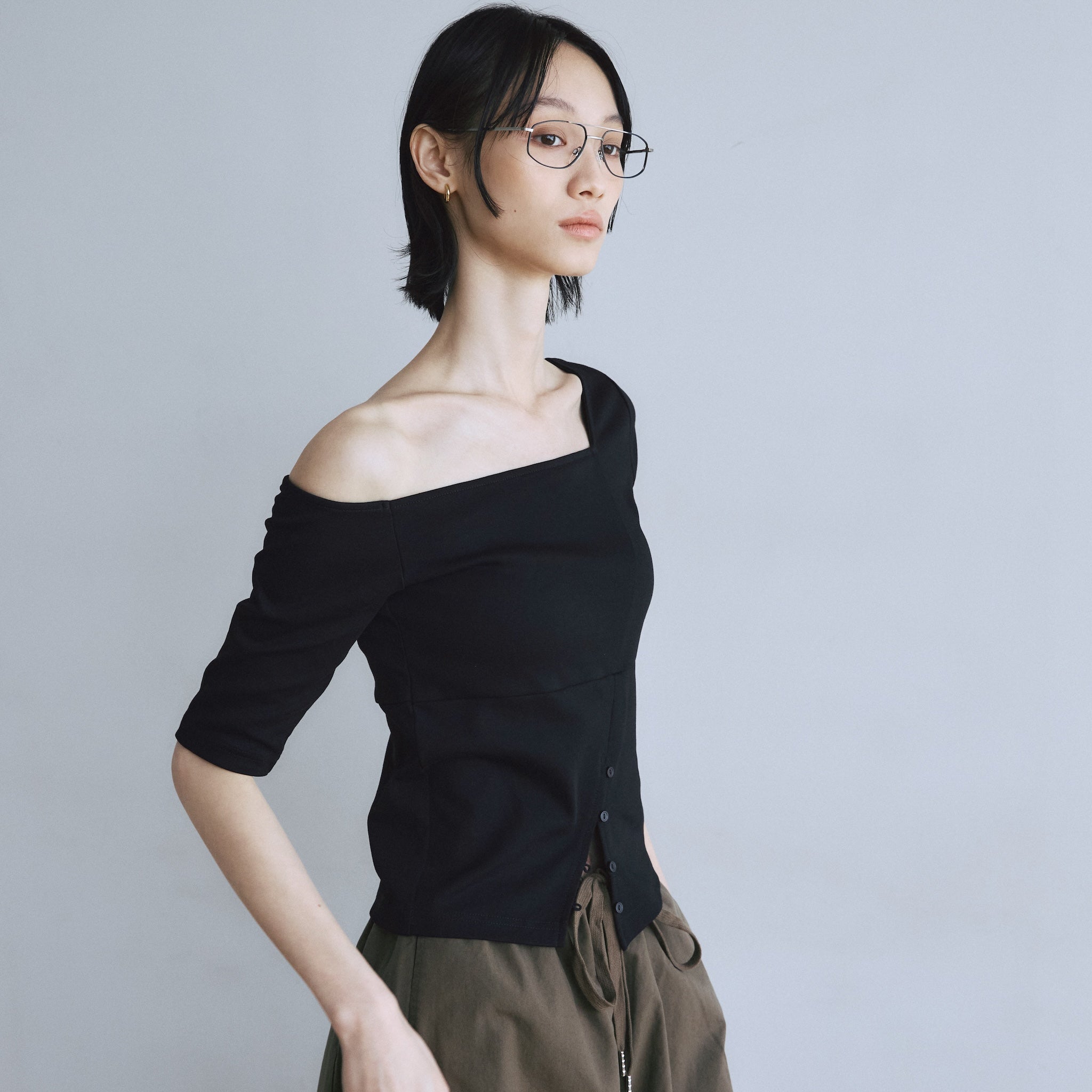 Padded Mofty Asymmetric Half Sleeve