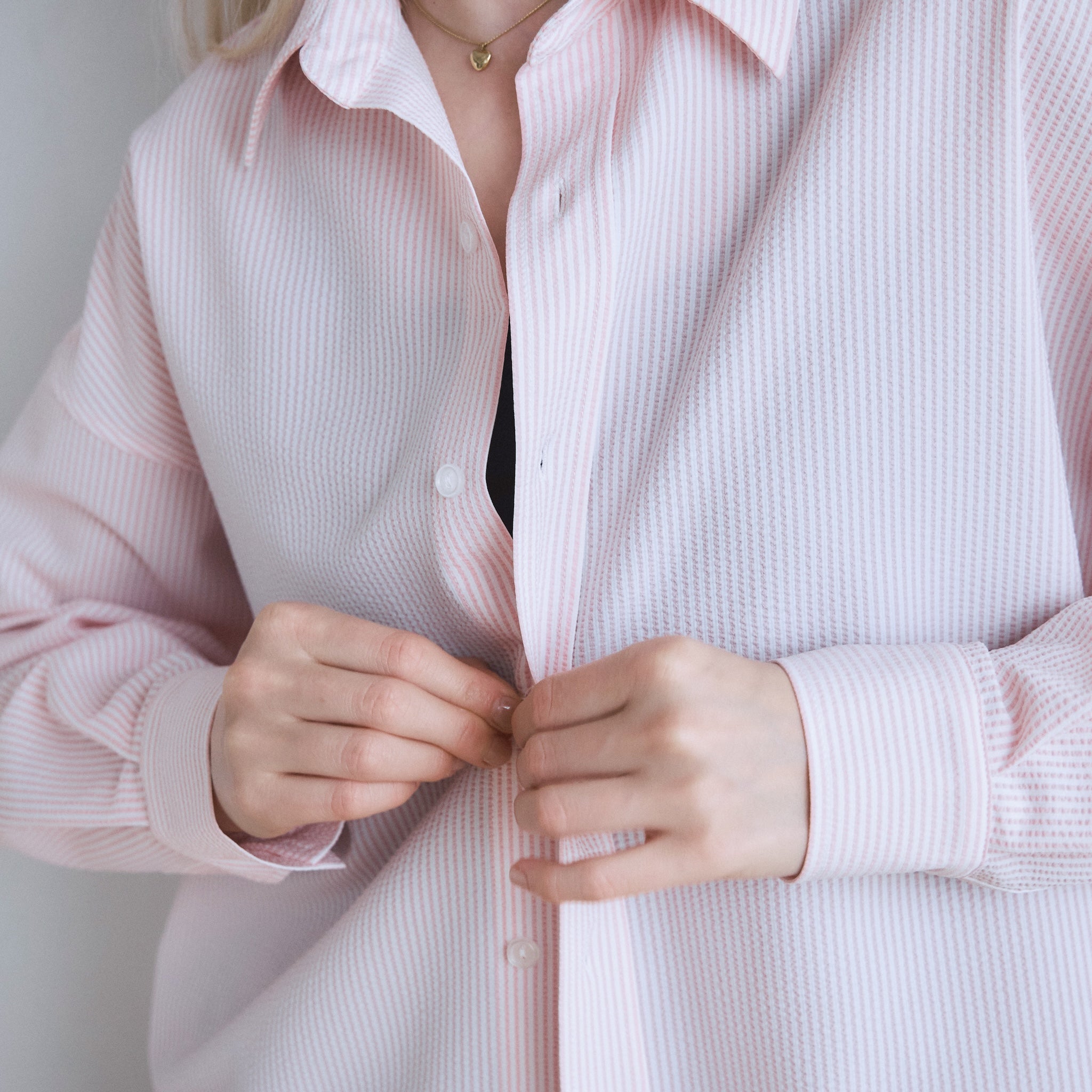 UV-blocking waterproof shirt