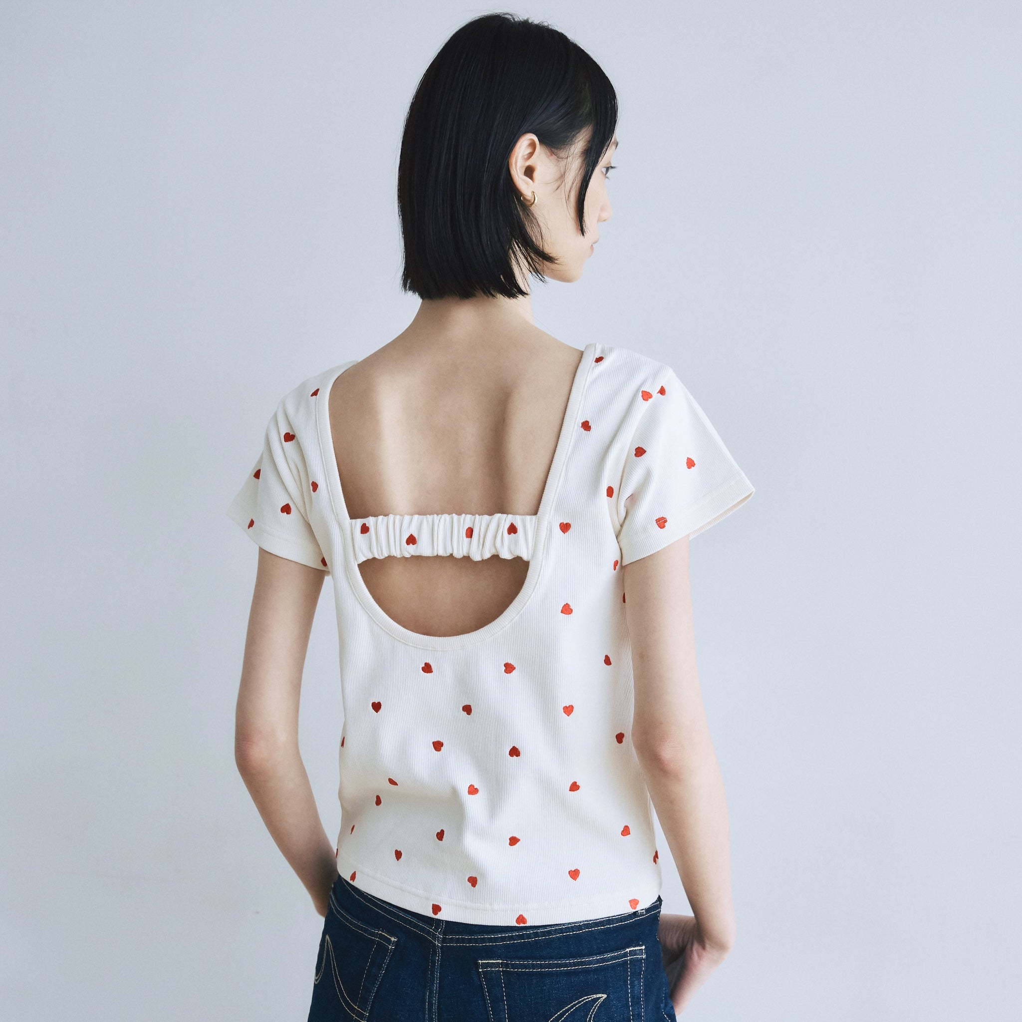 Heart emb back open RIBトップス